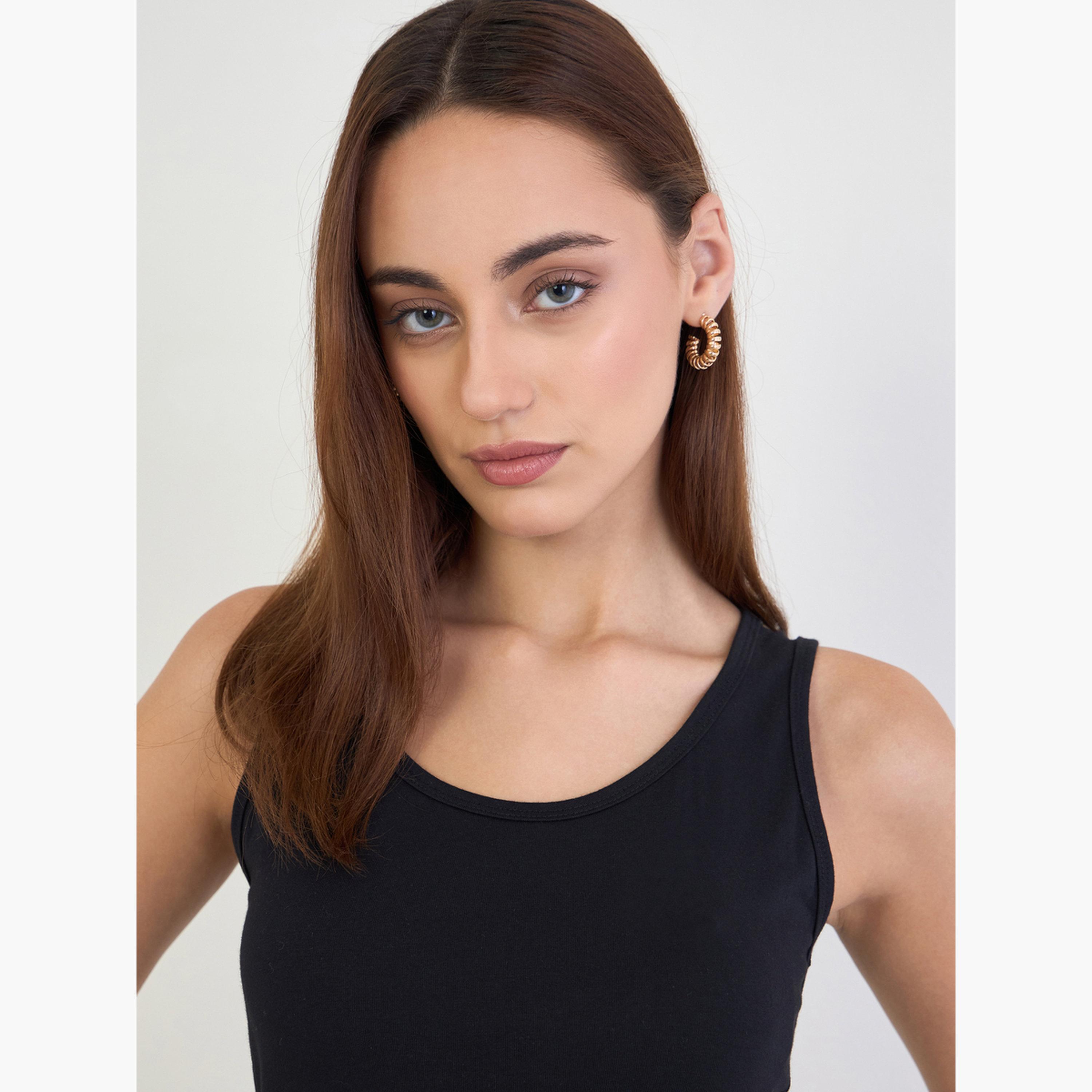 ستايلي - توب أسود مقاس ملائم-women-clothing-tshirts-image-4