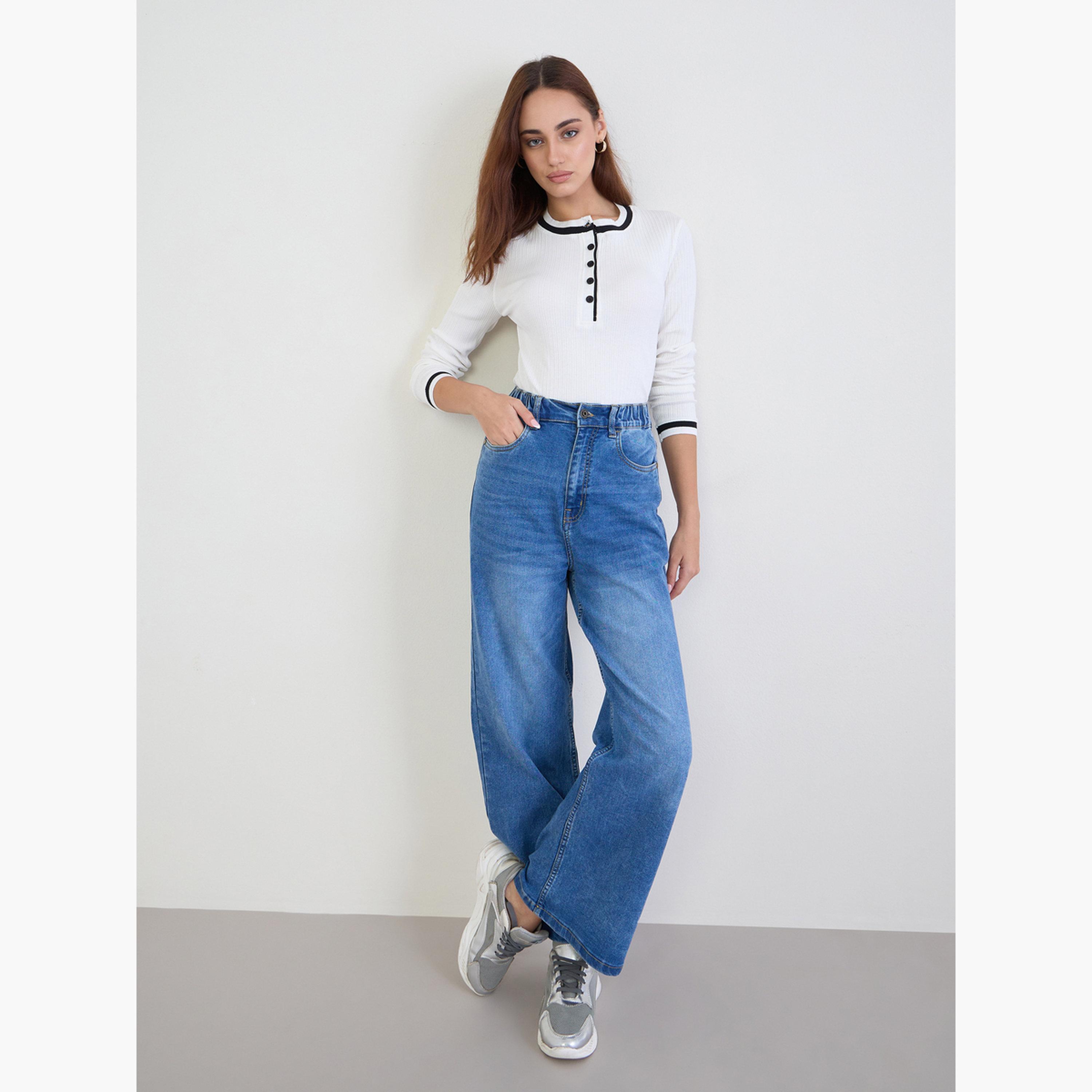 ستايلي - بلوزة محبوكة مضلعة لون أوف وايت مع حواف سوداء للنساء-women-clothing-tshirts-image-2