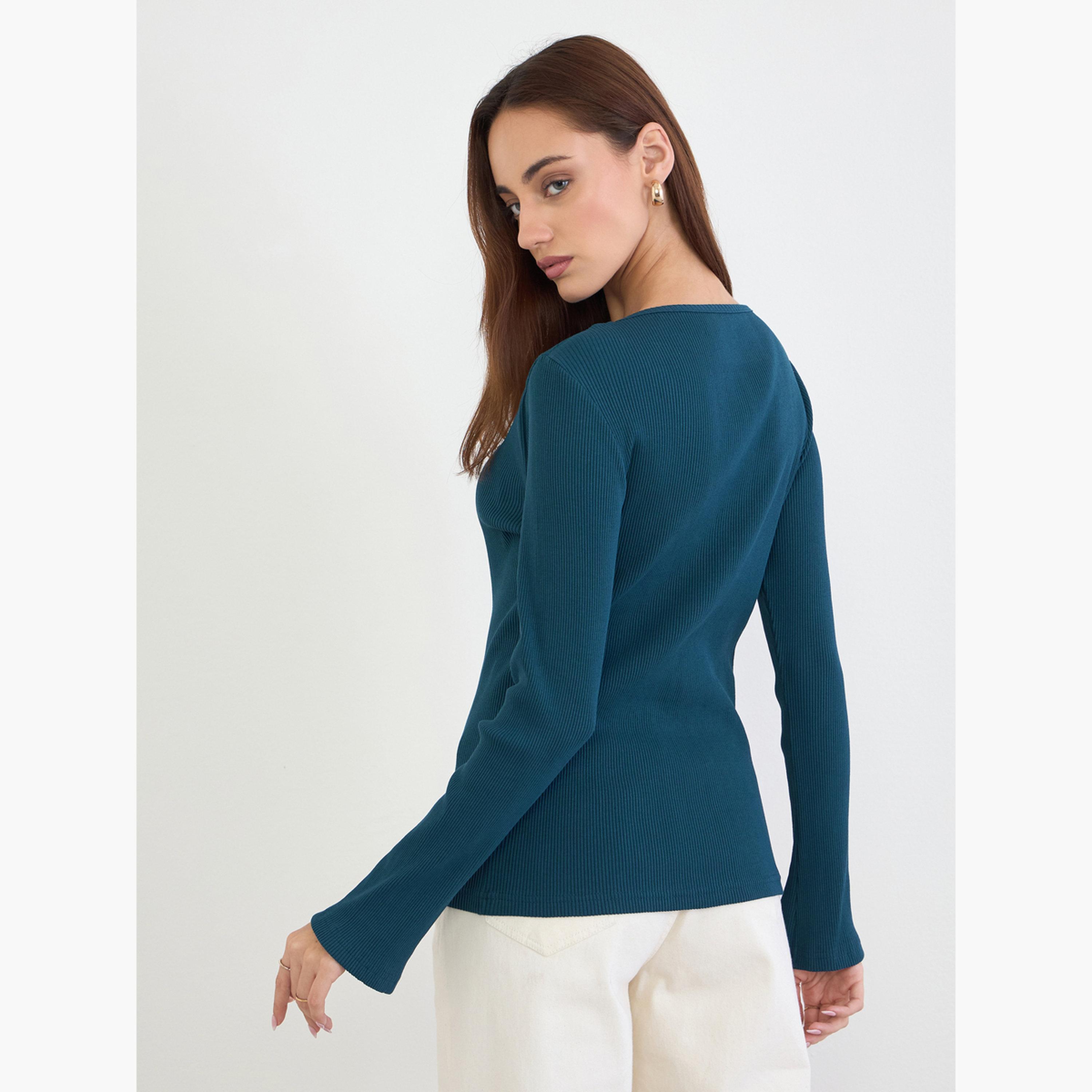 ستايلي - بلوزة محبوكة بقصة ضيقة وتفاصيل فيونكة لون أزرق مخضر للنساء-women-clothing-tshirts-image-5
