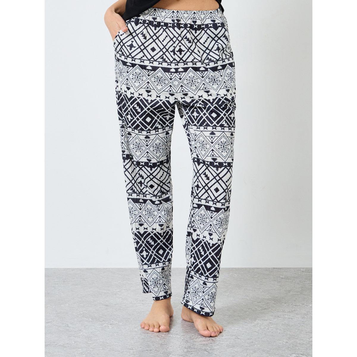 Styli Graphic Pocket Detail T-Shirt and Pyjama Set-women-clothing-nightwear-pyjamas-longsets-image-5