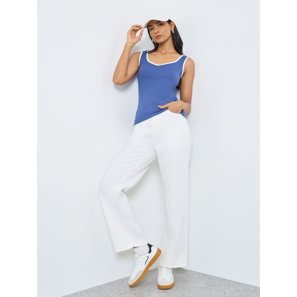 بنطال جينز سادة بقصة مريحة وخصر متوسط-women-clothing-bottoms-jeans-image-1
