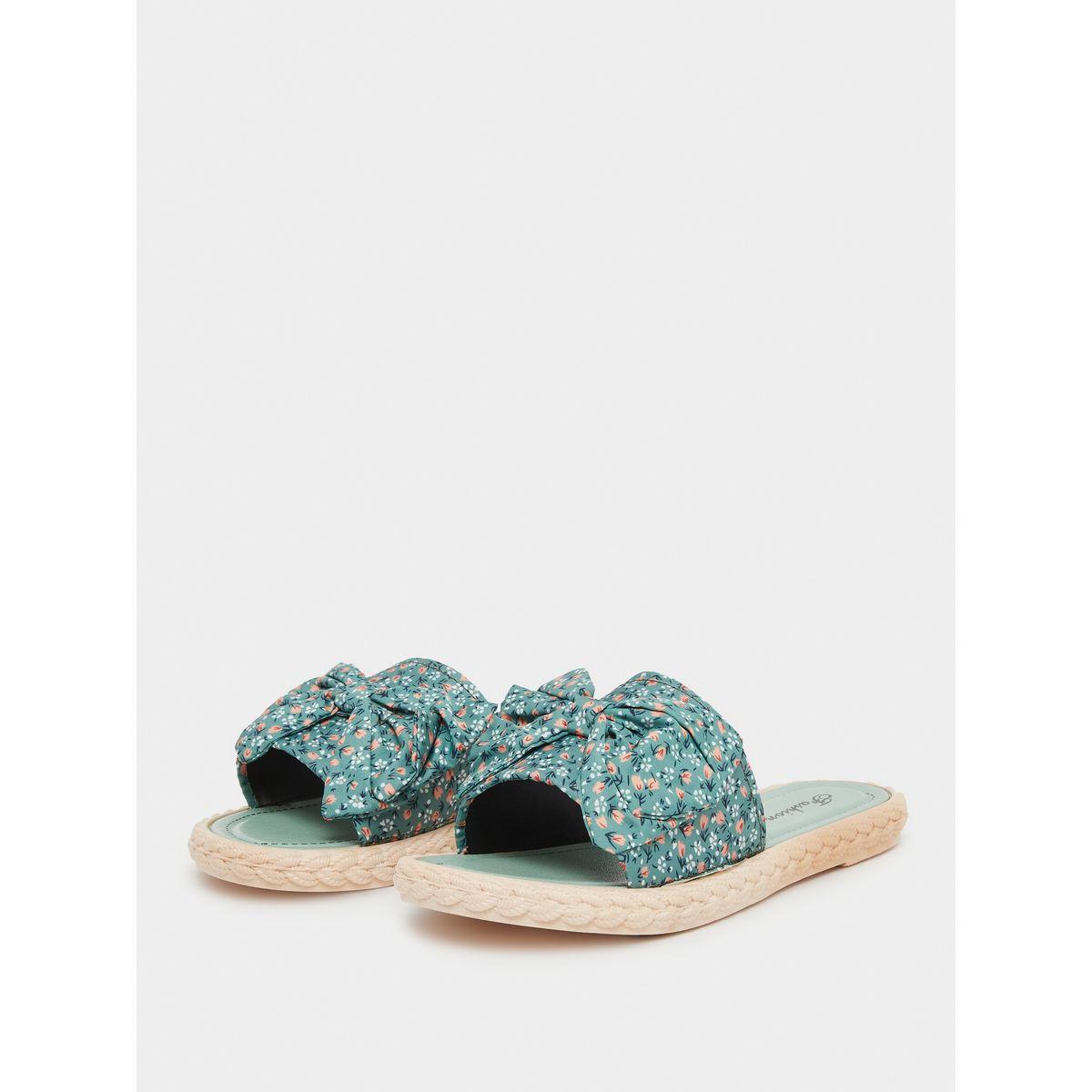 صندل فلات بطبعة زهور مع تفاصيل فيونكة-women-shoes-sandals-flats-image-2