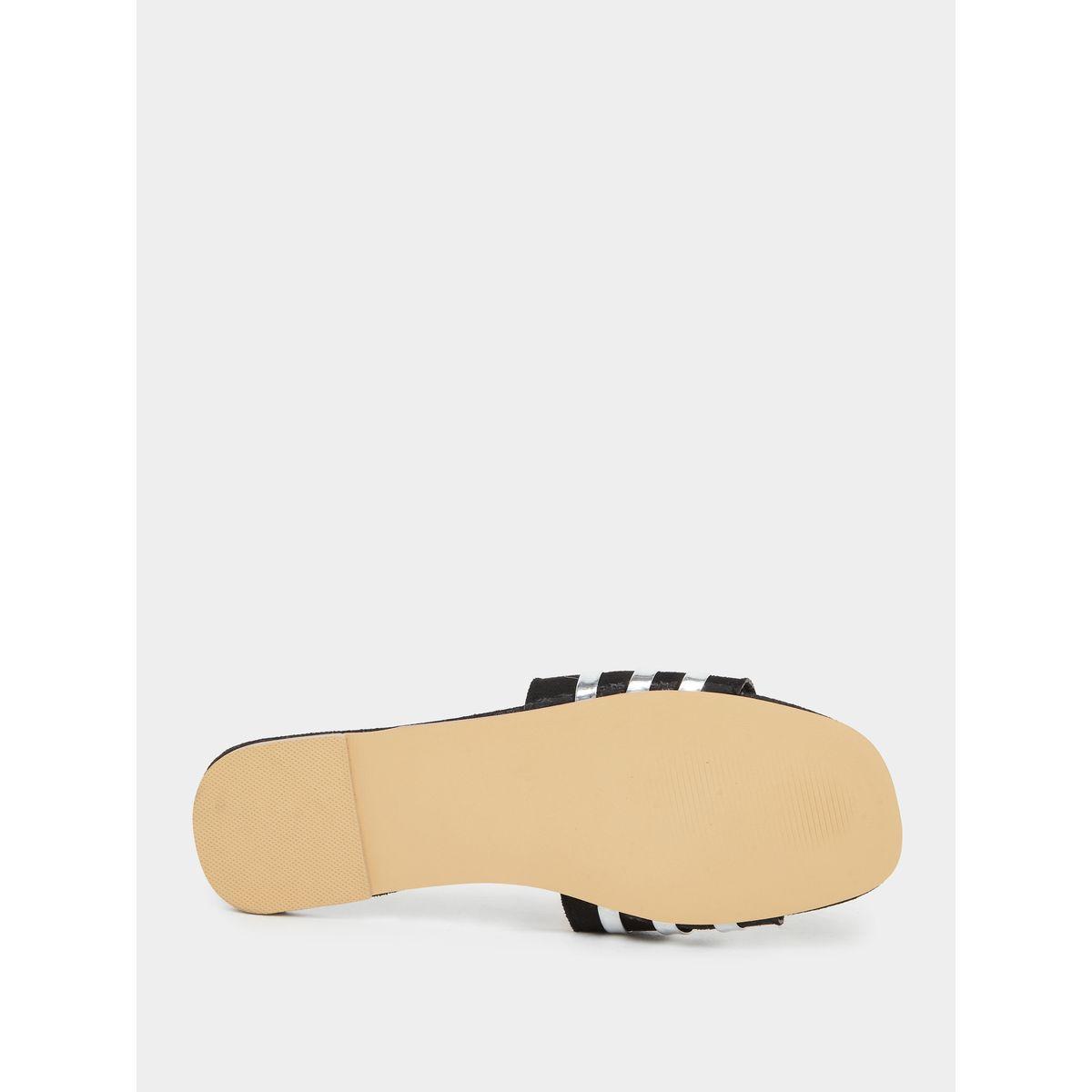 صندل فلات بتفاصيل ميتاليك-women-shoes-flipflopsandslides-image-6