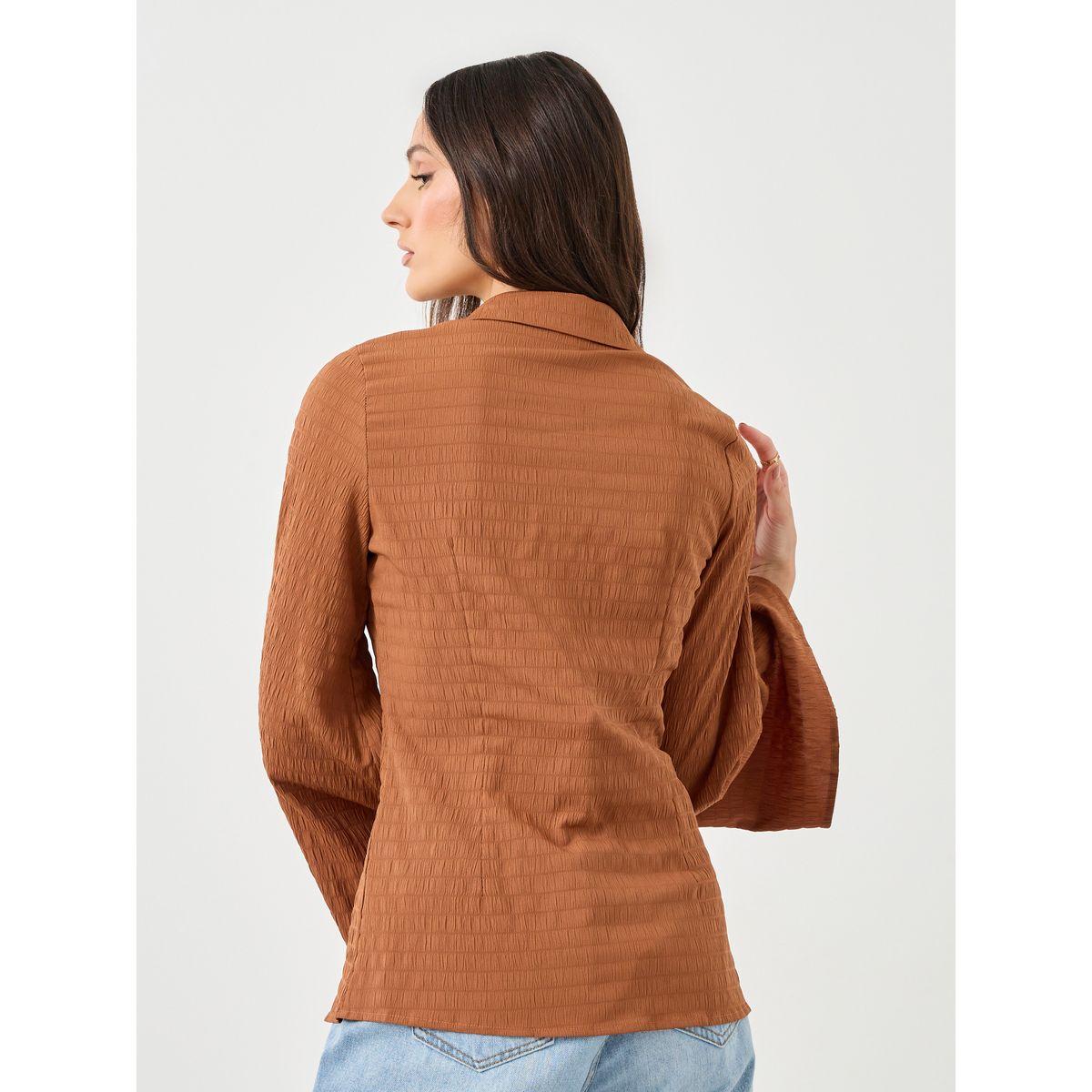 بلوزة بأزرار وتفاصيل بارزة الملمس-women-clothing-shirtsandblouses-shirts-image-4
