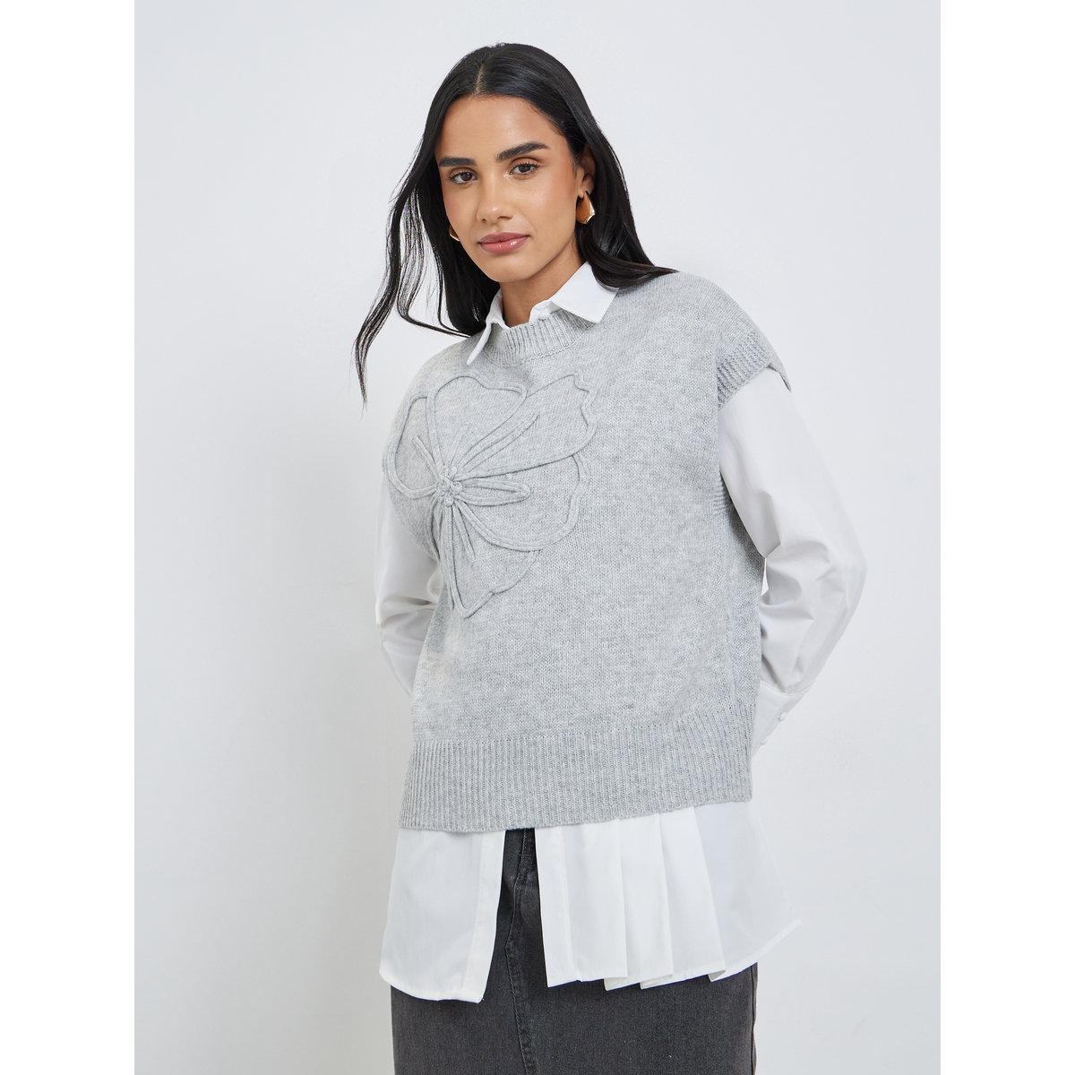 بلوزة محبوكة بتفاصيل زهرة مُتباينة-women-clothing-shirtsandblouses-blouses-image-1