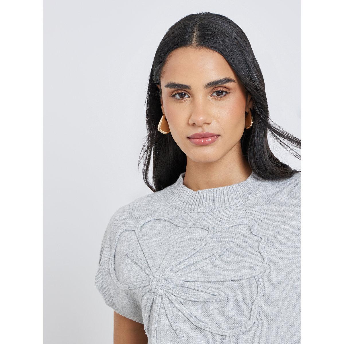 بلوزة محبوكة بتفاصيل زهرة مُتباينة-women-clothing-shirtsandblouses-blouses-image-4