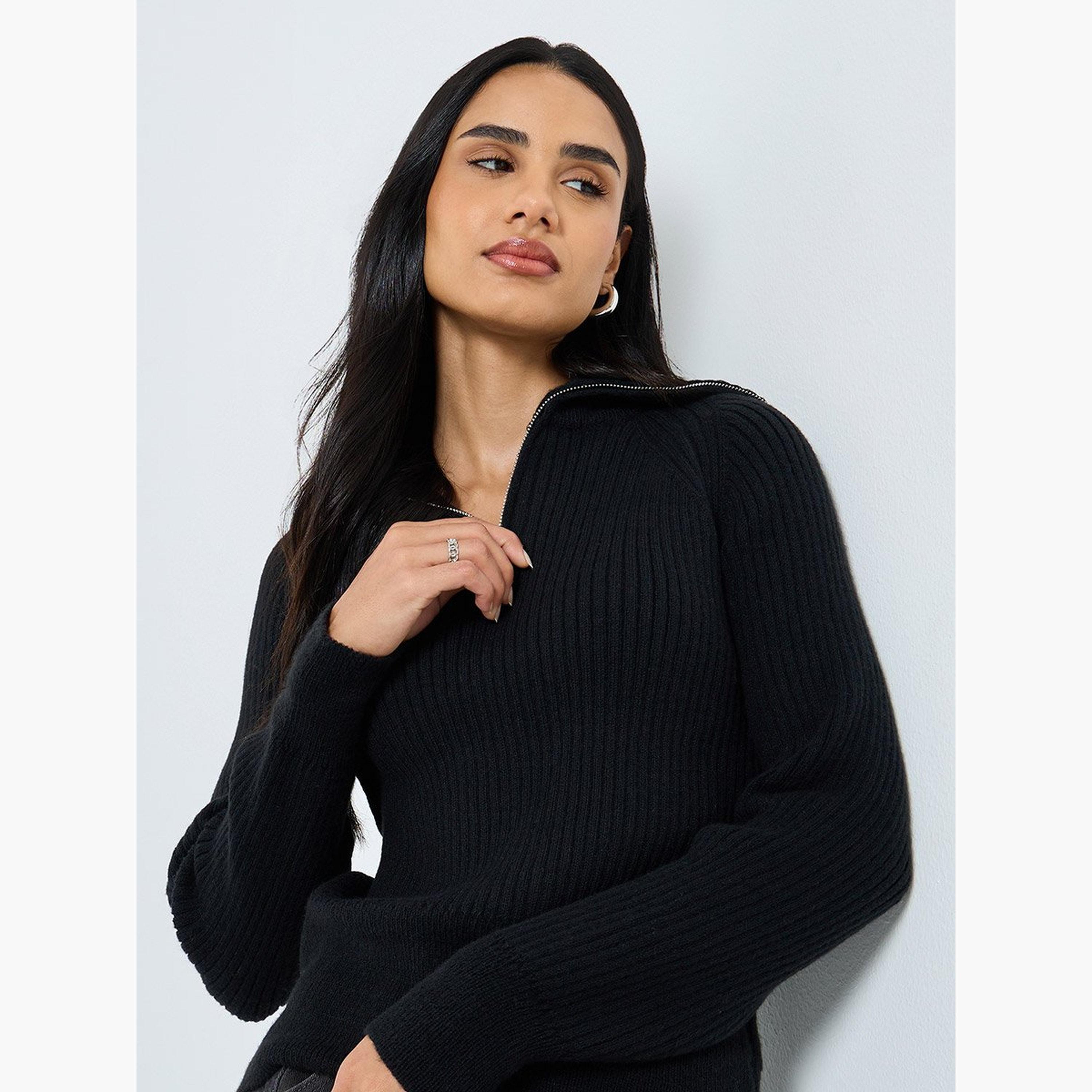 ستايلي - بلوزة سوداء محبوكة مضلعة بسحاب نصفي-women-clothing-tshirts-image-2