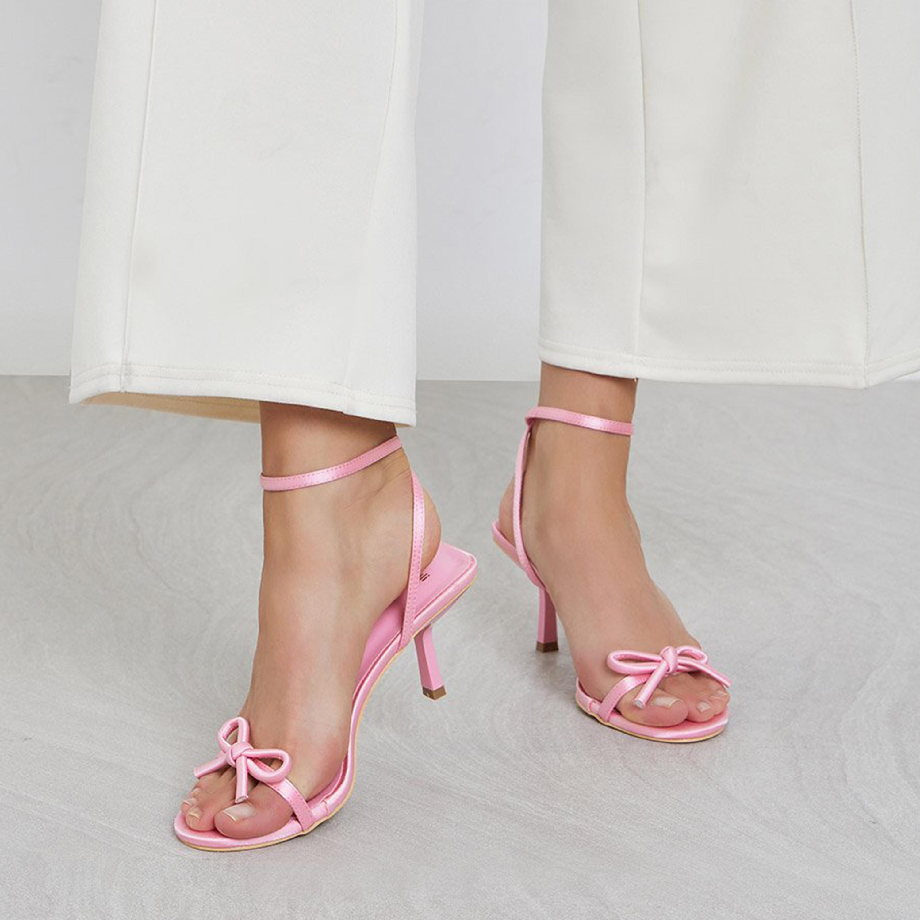 ستايلي - صندل بكعب ستيليتو مع تفاصيل فيونكة-women-shoes-heels-image-2