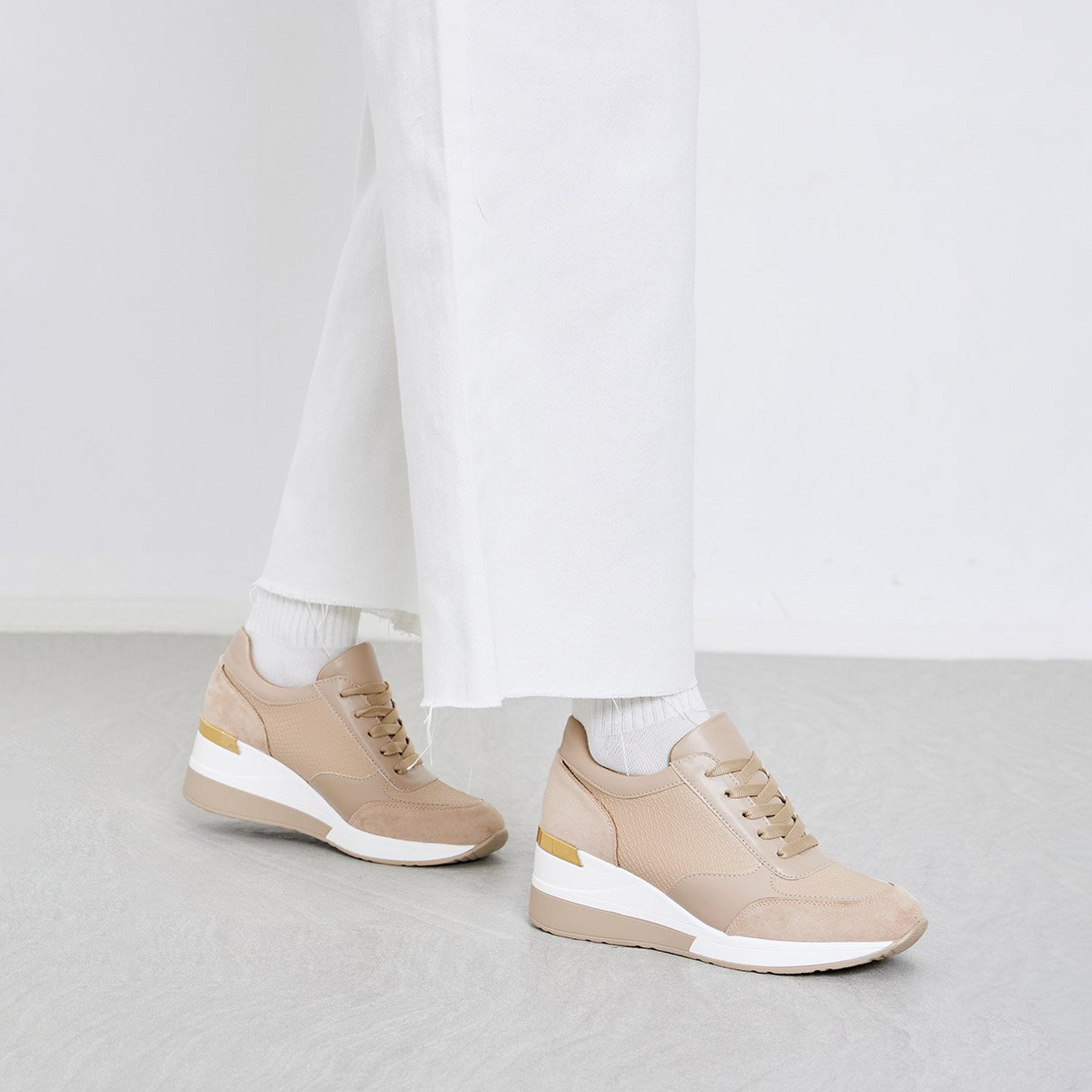 ستايلي - حذاء رياضي بكعب إسفيني ورباط-women-shoes-sneakers-image-2