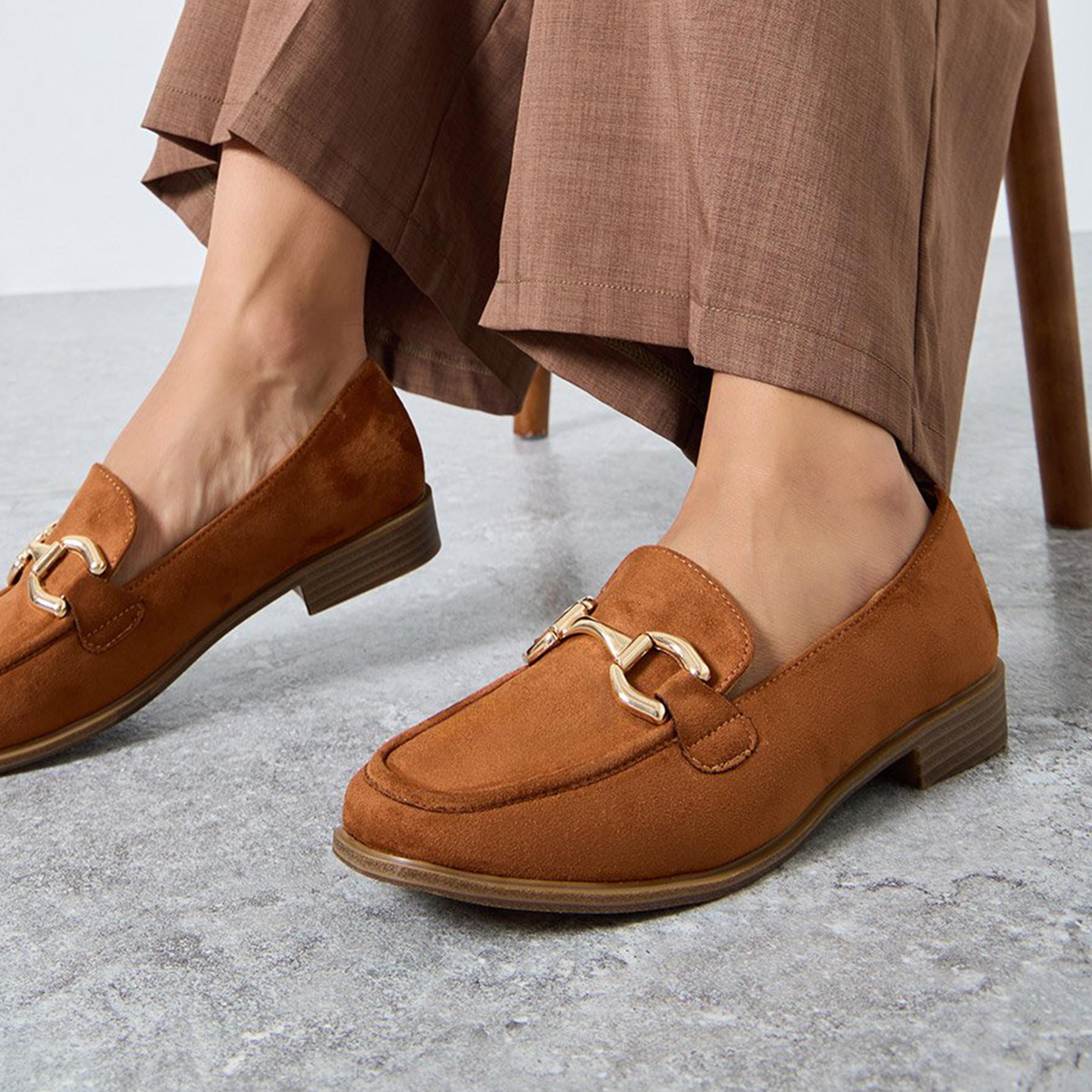 ستايلي - حذاء لوفر للنساء من جلد سويد مدبوغ بني-women-shoes-flats-loafers-image-2