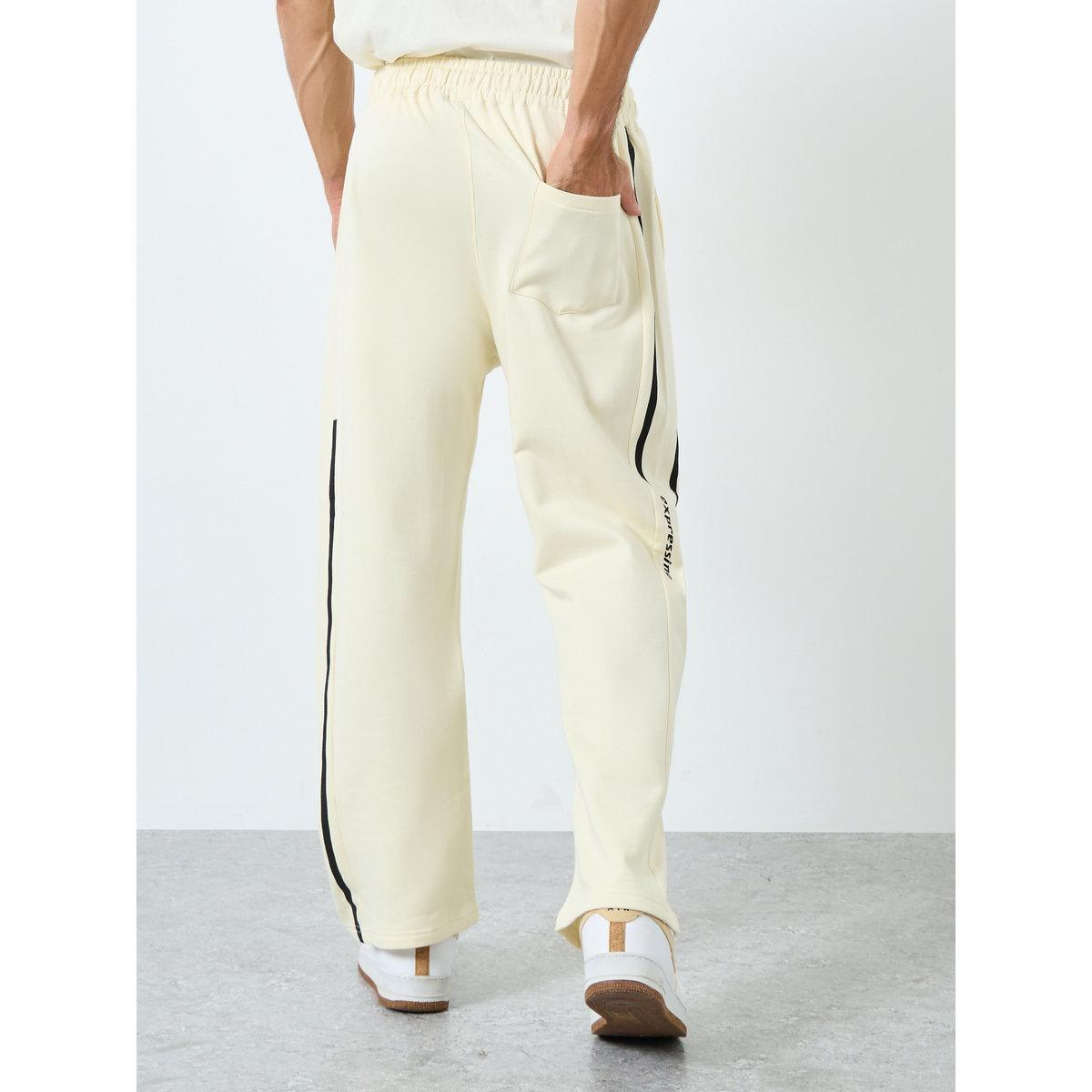 بنطال جوغر بتفاصيل خطوط-men-clothing-bottoms-joggers-image-4