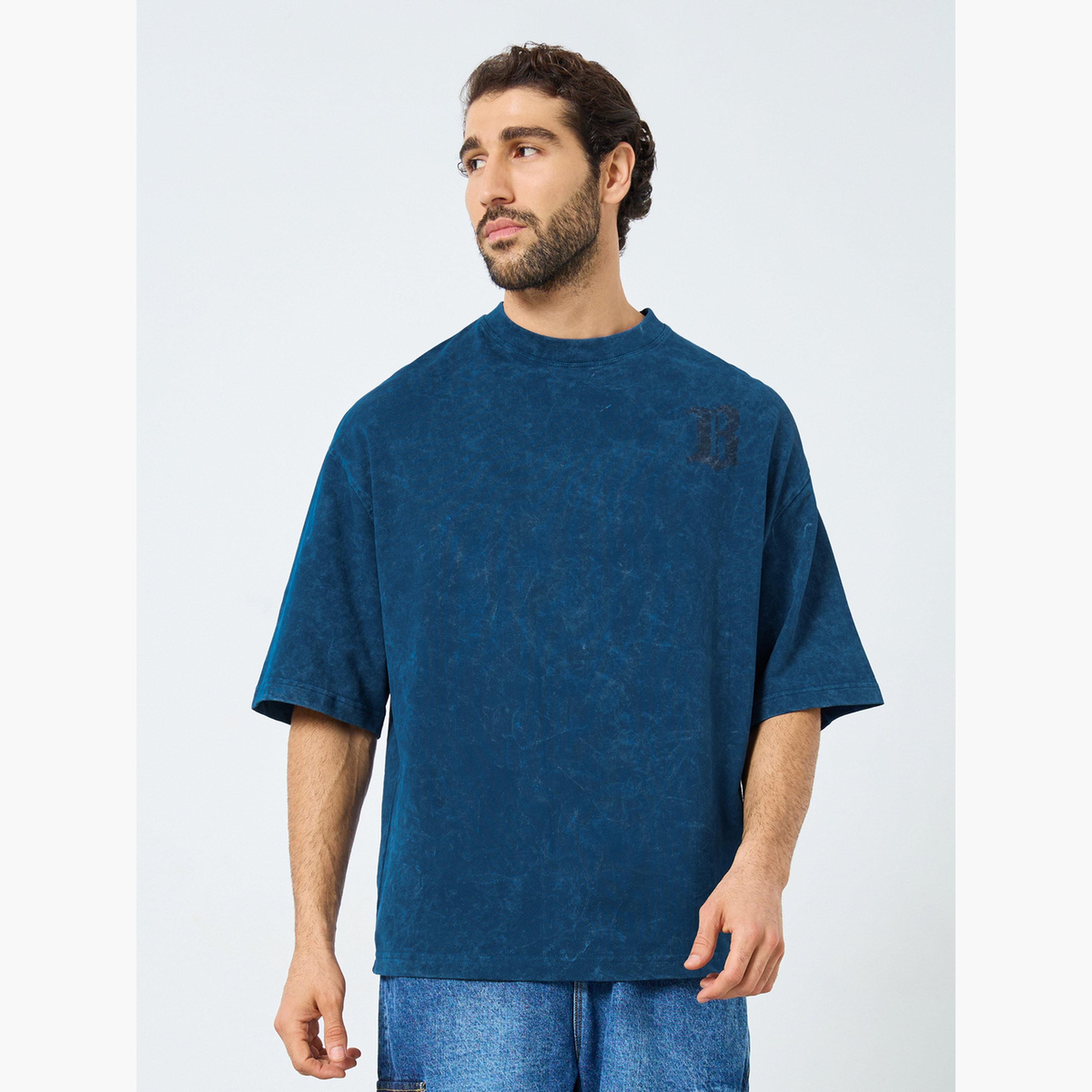 ستايلي - تي شيرت بوكسي تيري مغسول بالحامض مع تفاصيل تطريز-men-clothing-tshirtsandpolos-tshirts-image-1