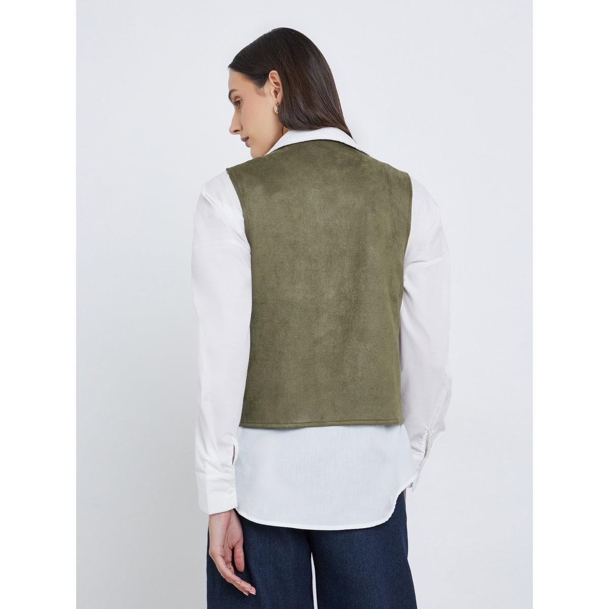 جيليه بتفاصيل مُطرزة وملمس مخملي-women-clothing-coatsandjackets-waistcoats-image-4