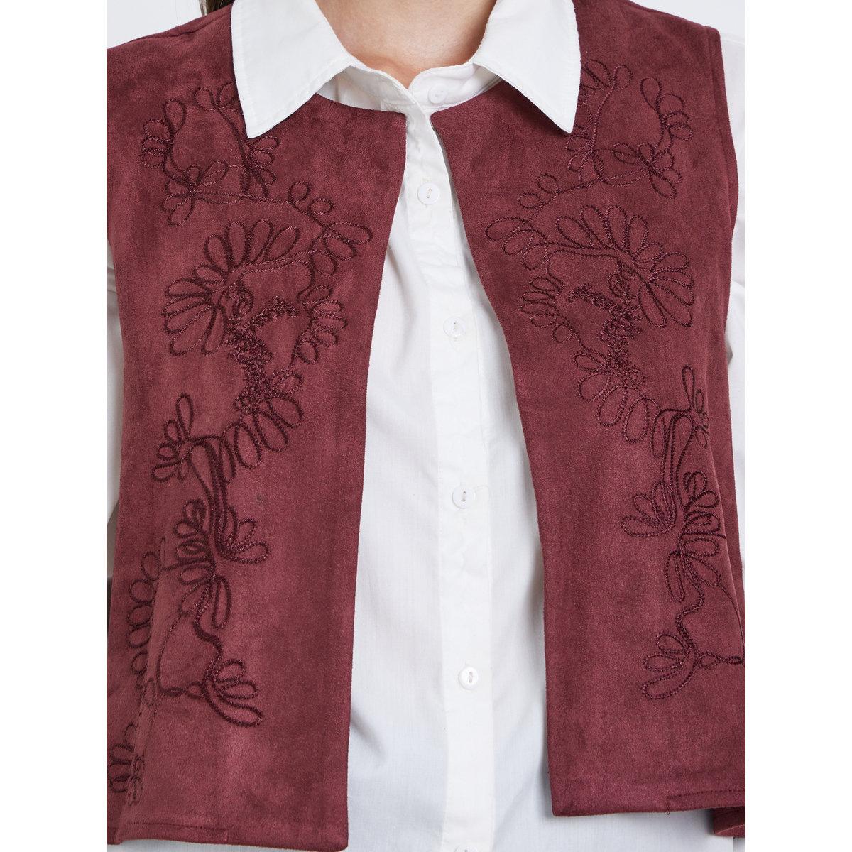 جيليه بتفاصيل مُطرزة وملمس مخملي-women-clothing-coatsandjackets-waistcoats-image-3