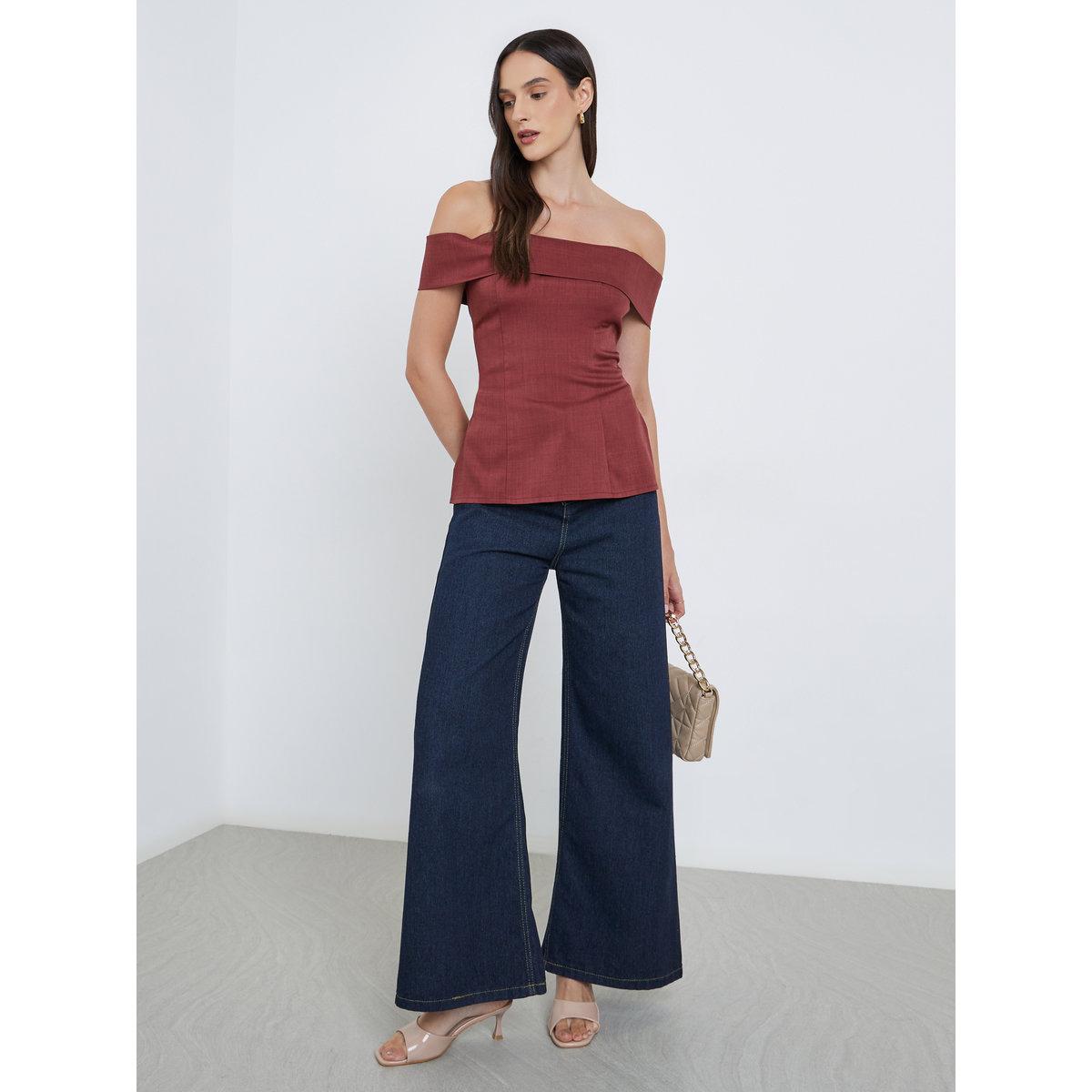 بلوزة سادة بتفاصيل أكتاف مكشوفة مع شق جانبي-women-clothing-shirtsandblouses-blouses-image-2