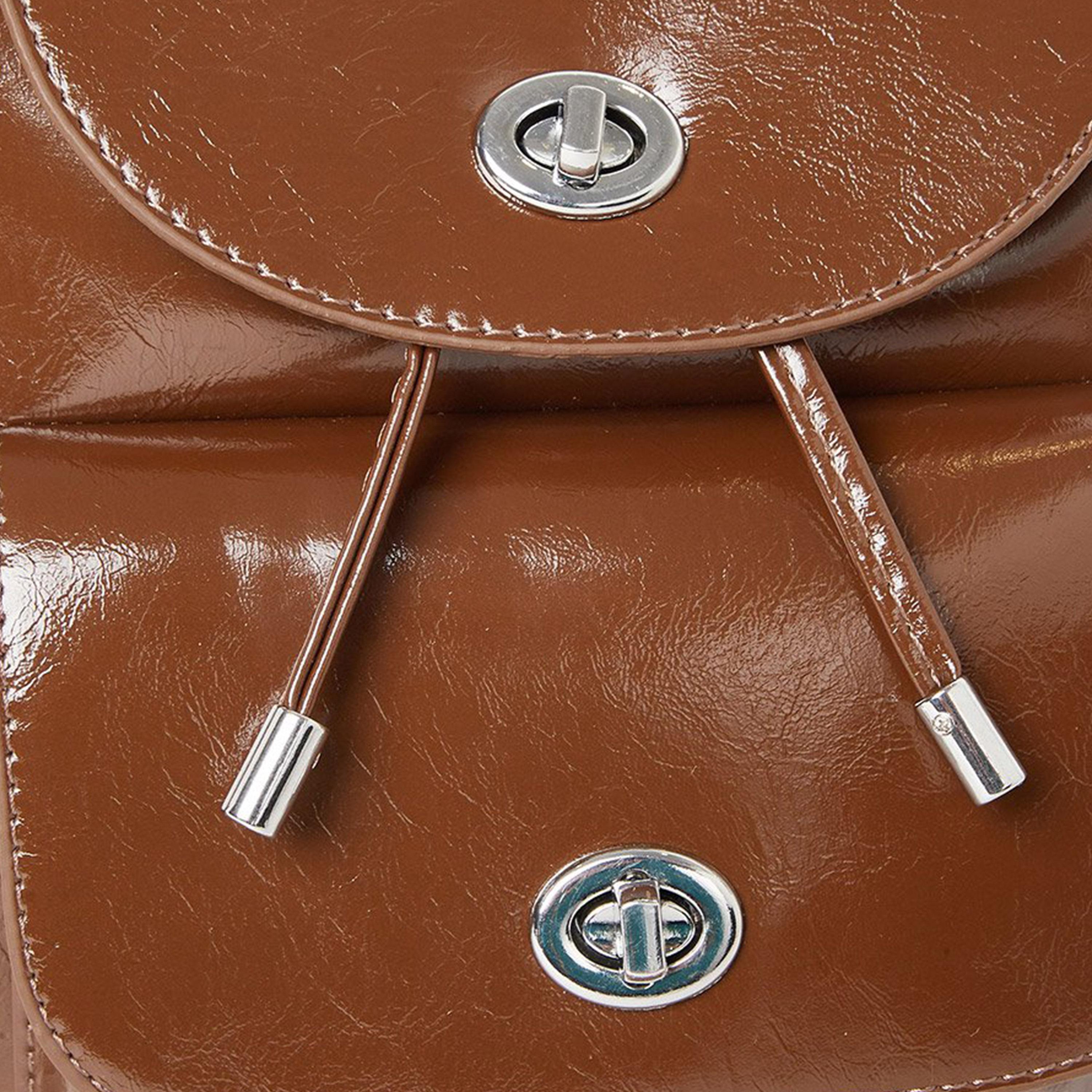 ستايلي - شنطة ظهر بنية اللون مزودة بجيوب جانبية-women-bagsandwallets-backpacks-image-4
