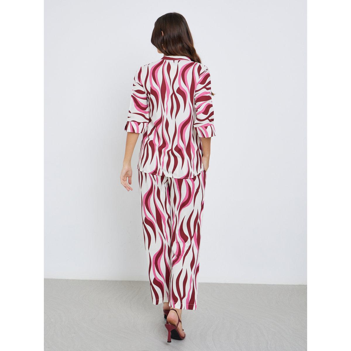 طقم منسق من بنطال وبلوزة مُطبعة-women-clothing-coordsets-image-5