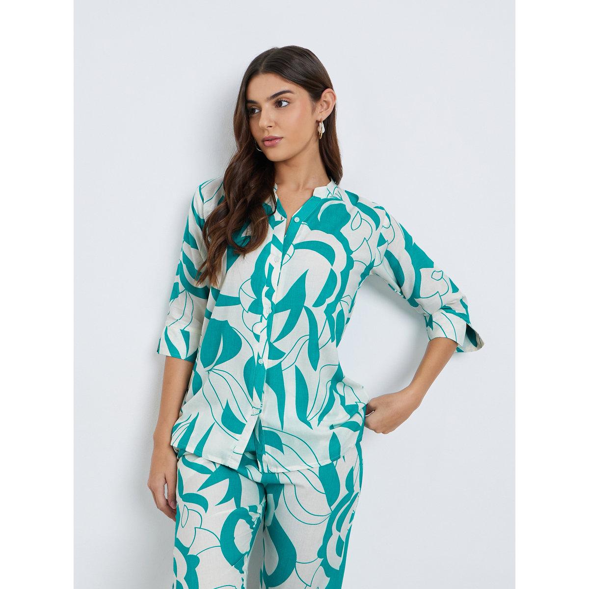 طقم منسق من بنطال وبلوزة مُطبعة-women-clothing-coordsets-image-2