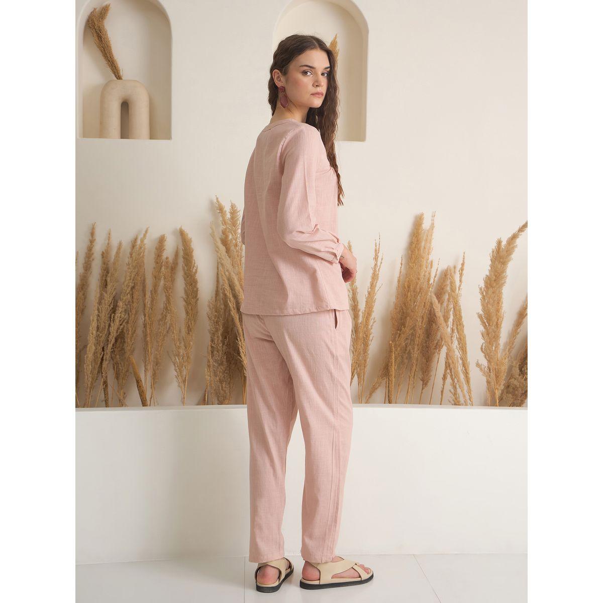 طقم من بنطال بيجاما وبلوزة بتفاصيل مُطرزة-women-clothing-nightwear-pyjamas-longsets-image-3