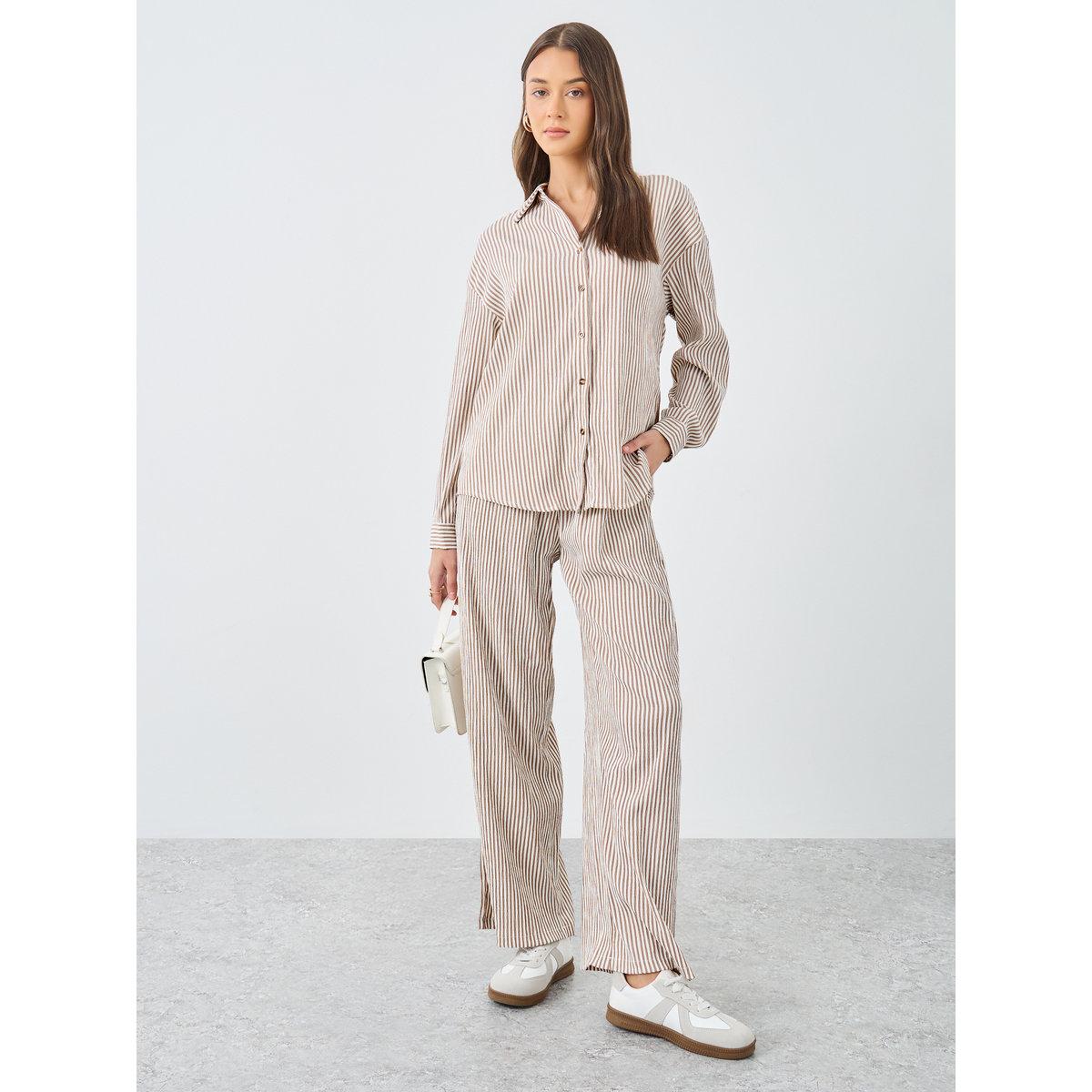 طقم منسق من بنطال وبلوزة مخططة-women-clothing-coordsets-image-2