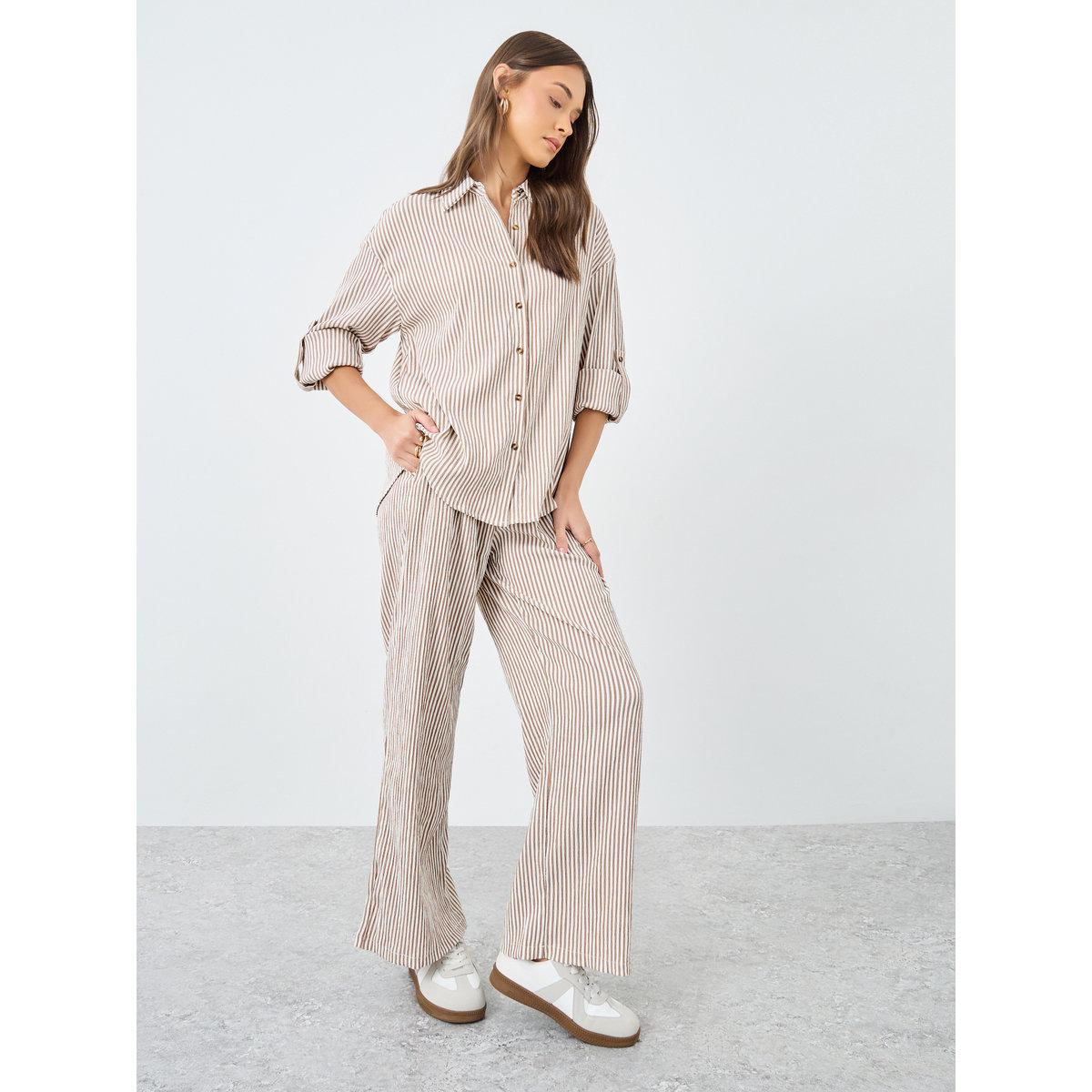 طقم منسق من بنطال وبلوزة مخططة-women-clothing-coordsets-image-5