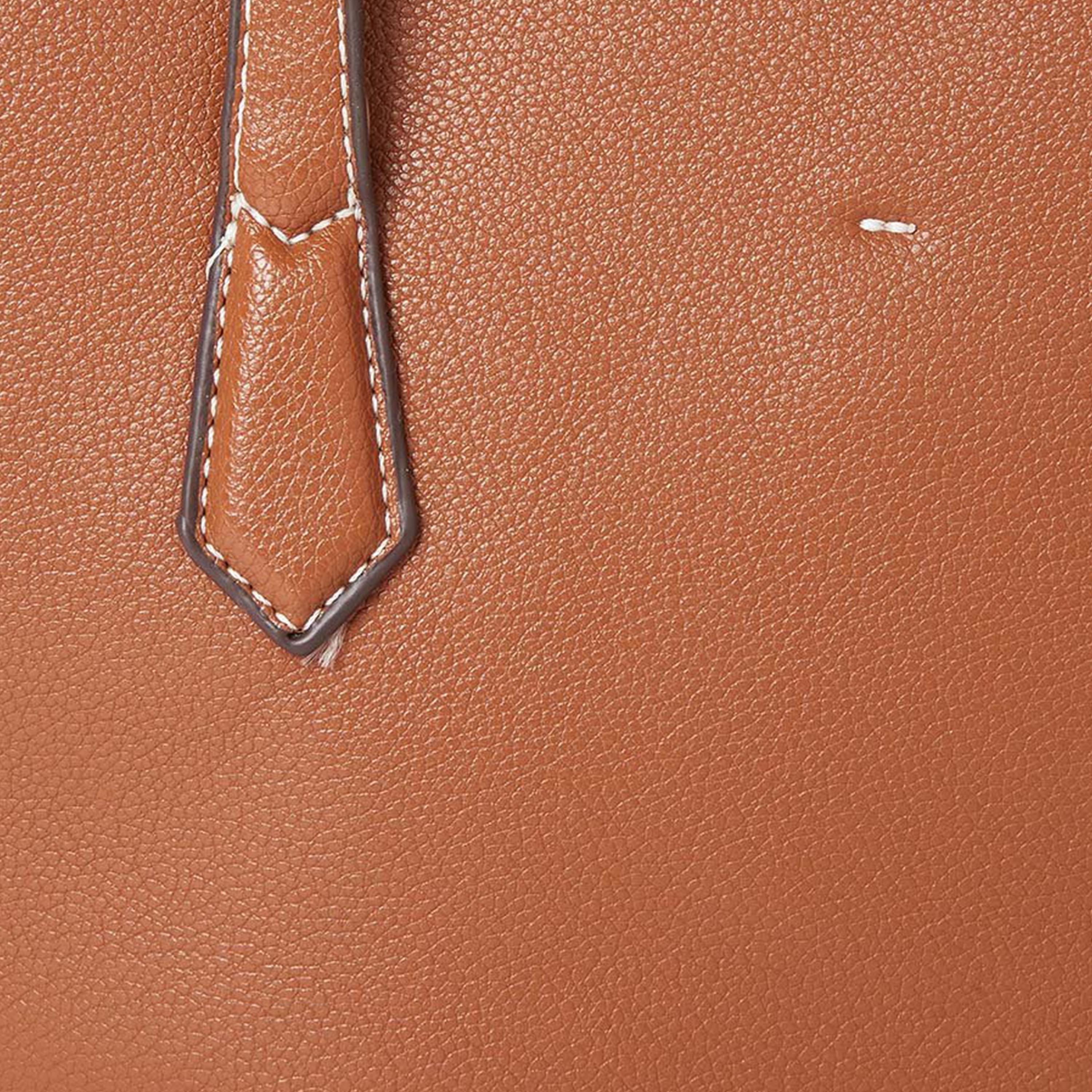 Styli V Shape Handbag with Adjustable Strap-women-bagsandwallets-handbags-image-4