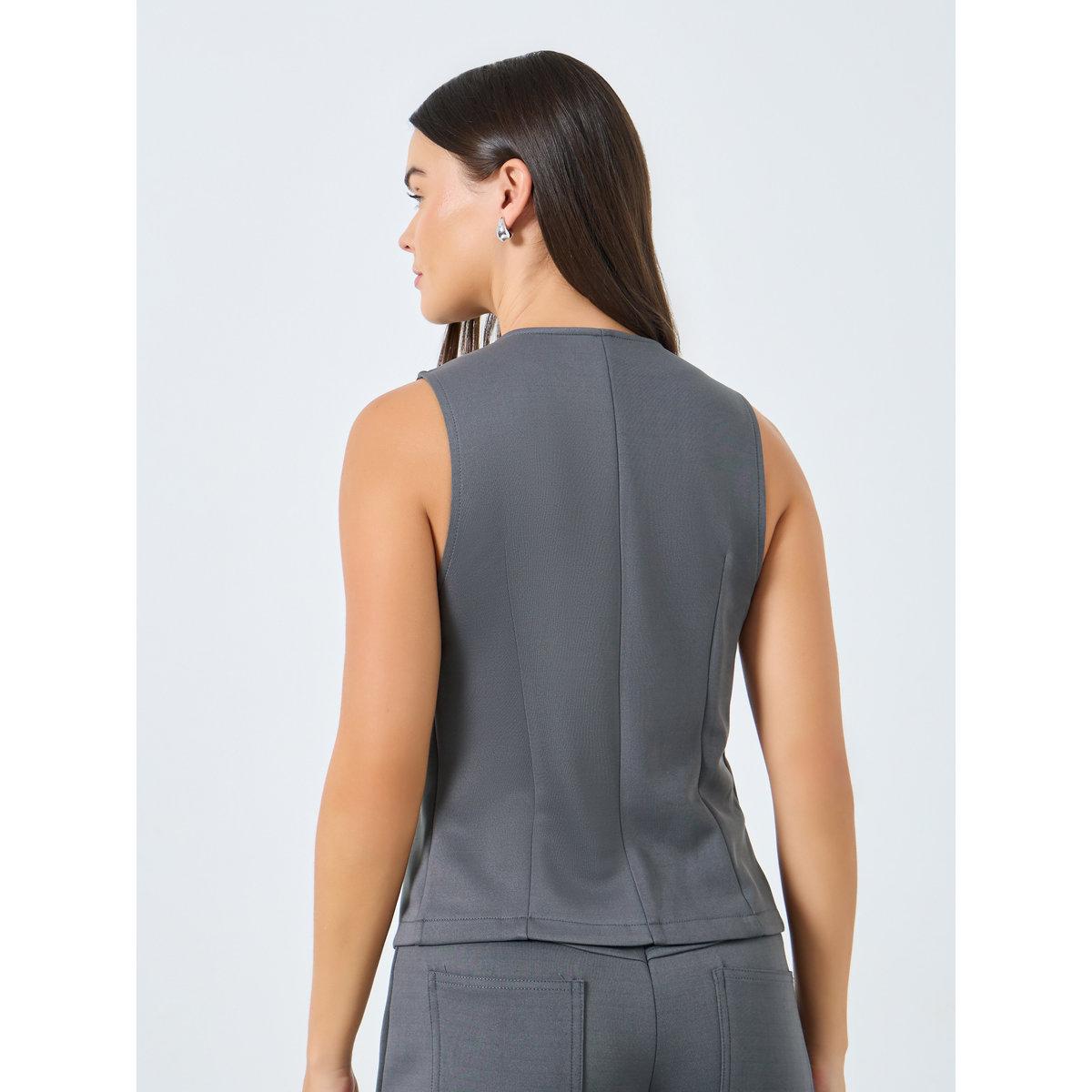 Styli Round Neck Fitted Buttoned Vest-women-clothing-shirtsandblouses-blouses-image-4