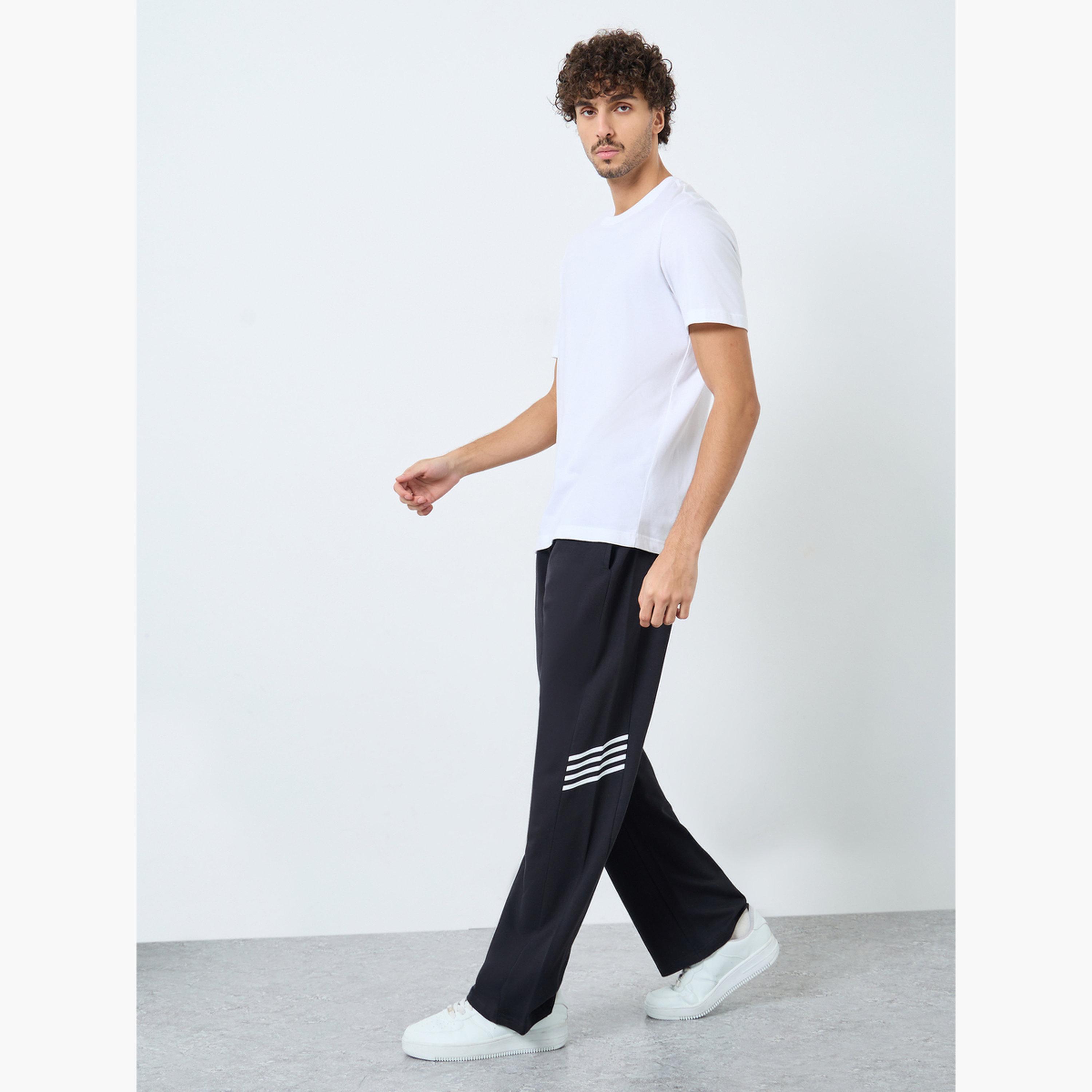 جوغر مخطط بقصة واسعة-men-clothing-bottoms-joggers-image-2