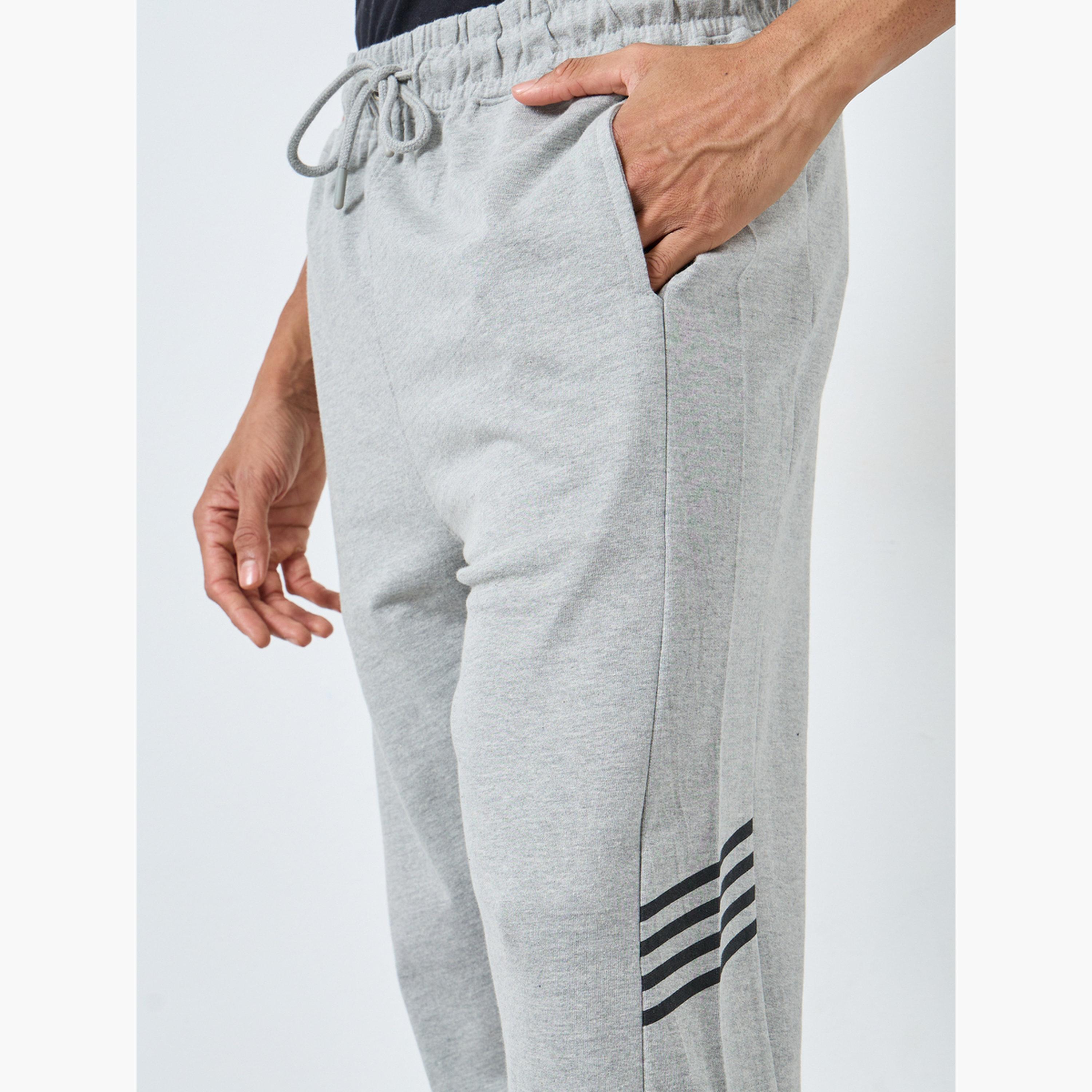 ستايلي - بنطال رياضي تيري مخطط حجم كبير-men-clothing-bottoms-joggers-image-3