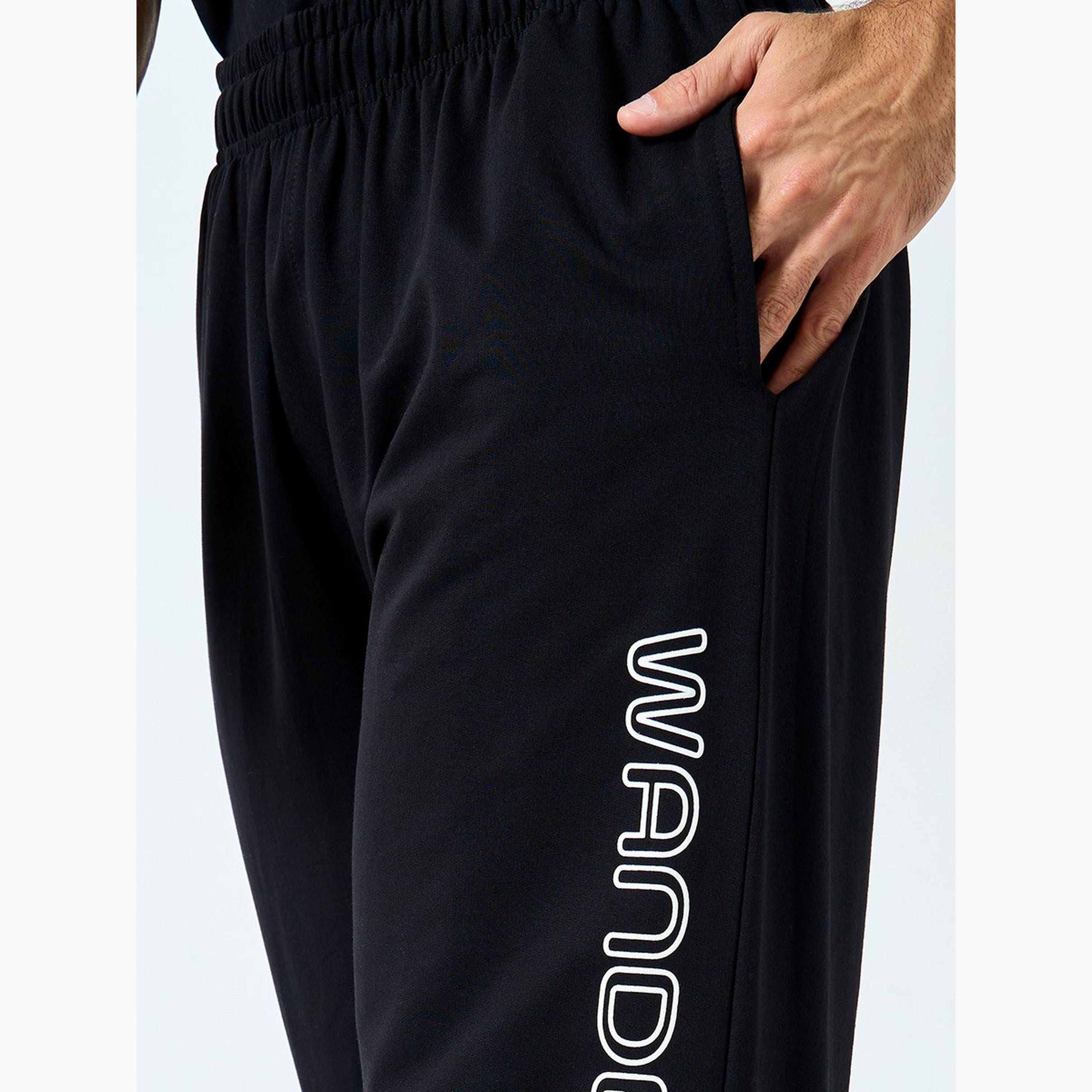 ستايلي - بنطال رياضي للرجال قصّة مريحة بطباعة شعارات-men-clothing-sportswearandactivewear-bottoms-joggers-image-3