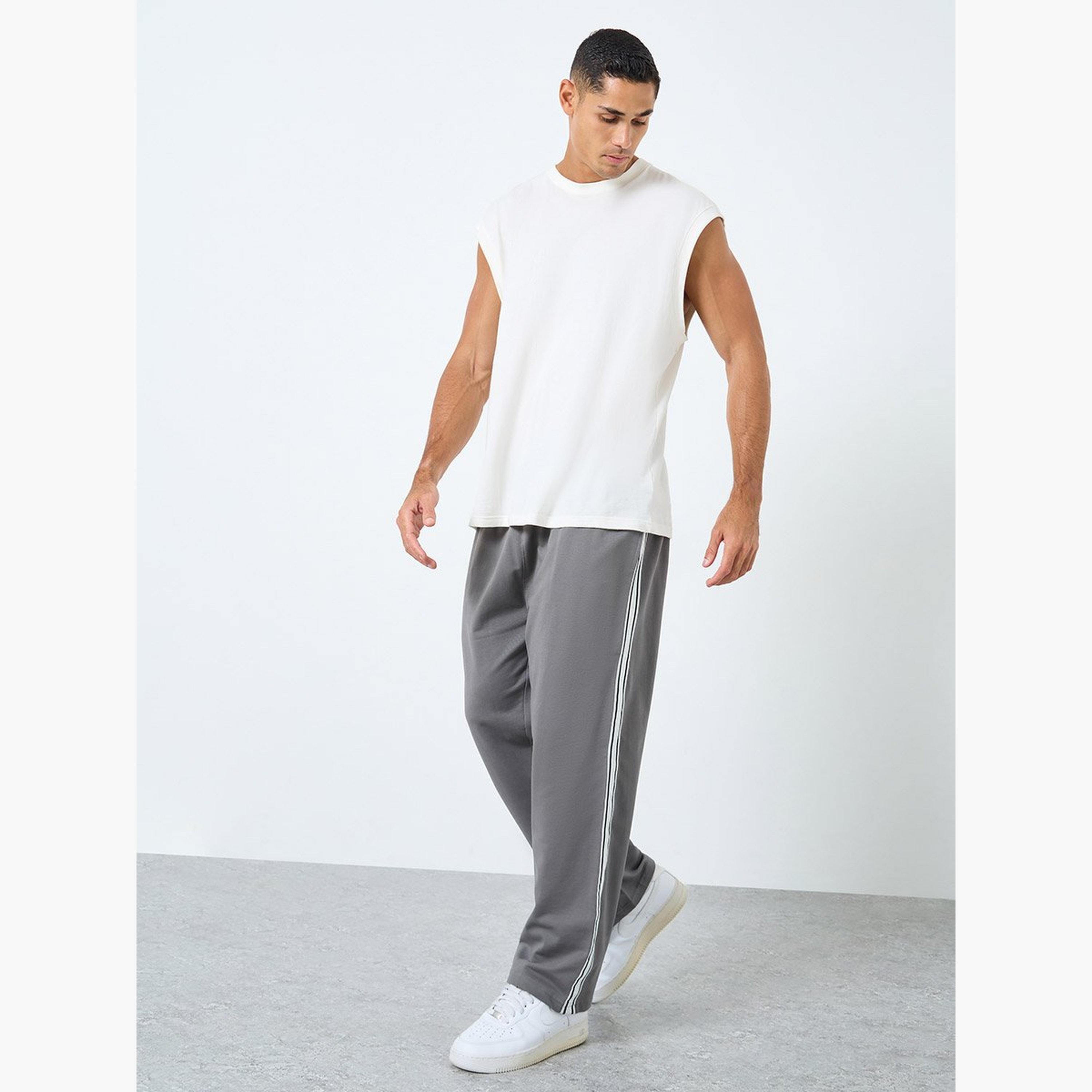 ستايلي - بنطال رياضي للرجال مقاس كبير بشريط جانبي-men-clothing-sportswearandactivewear-bottoms-joggers-image-2