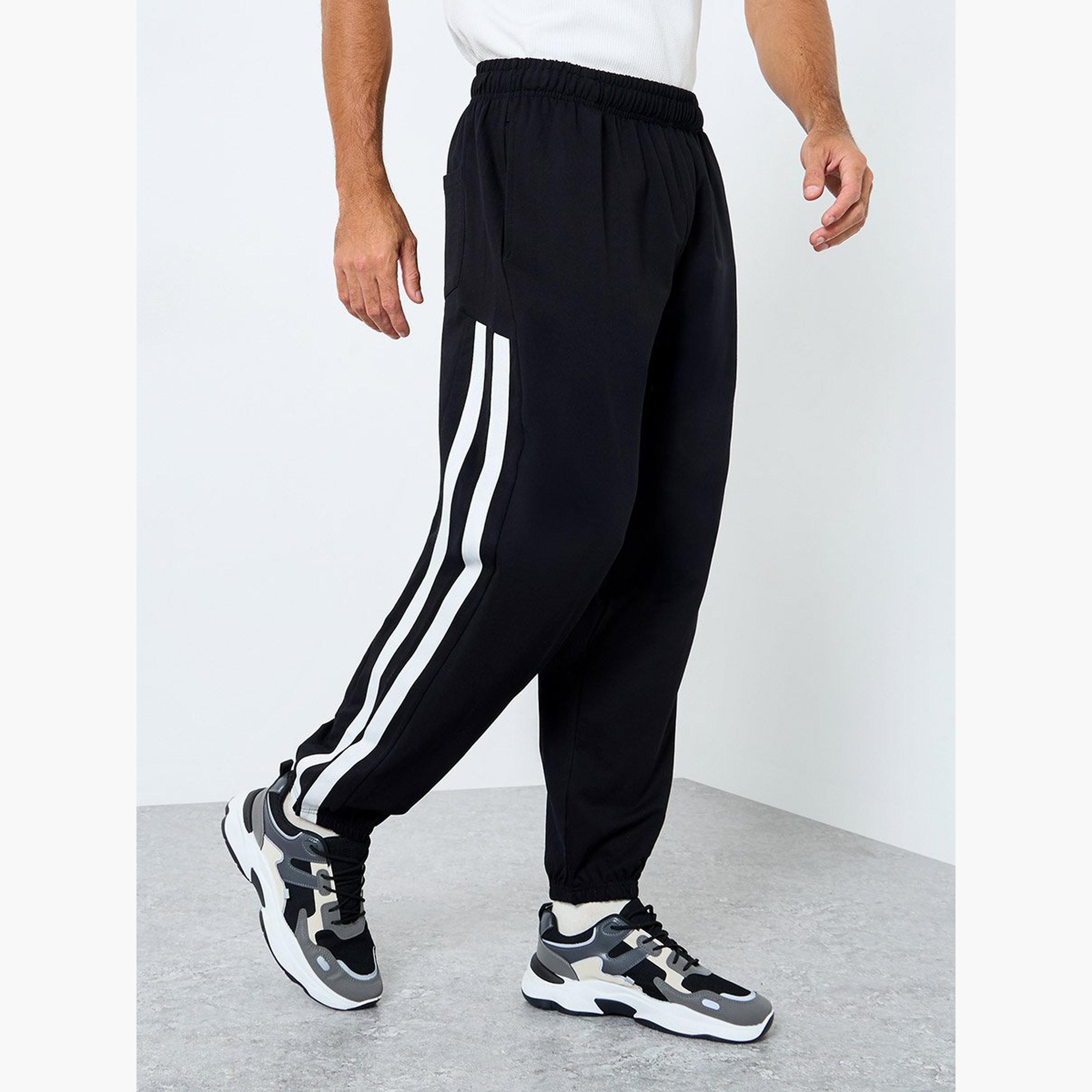 Styli Side Contrast Panel Relaxed Fit Terry Joggers-men-clothing-sportswearandactivewear-bottoms-joggers-image-1