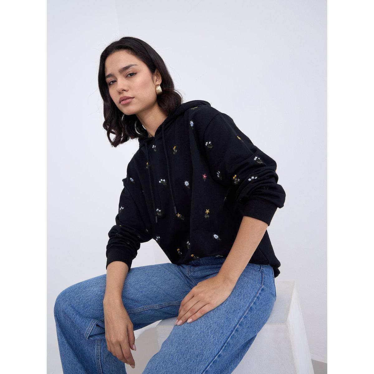 هودي بتفاصيل مُطرزة-women-winterwear-hoodiesandsweatshirts-hoodies-image-1