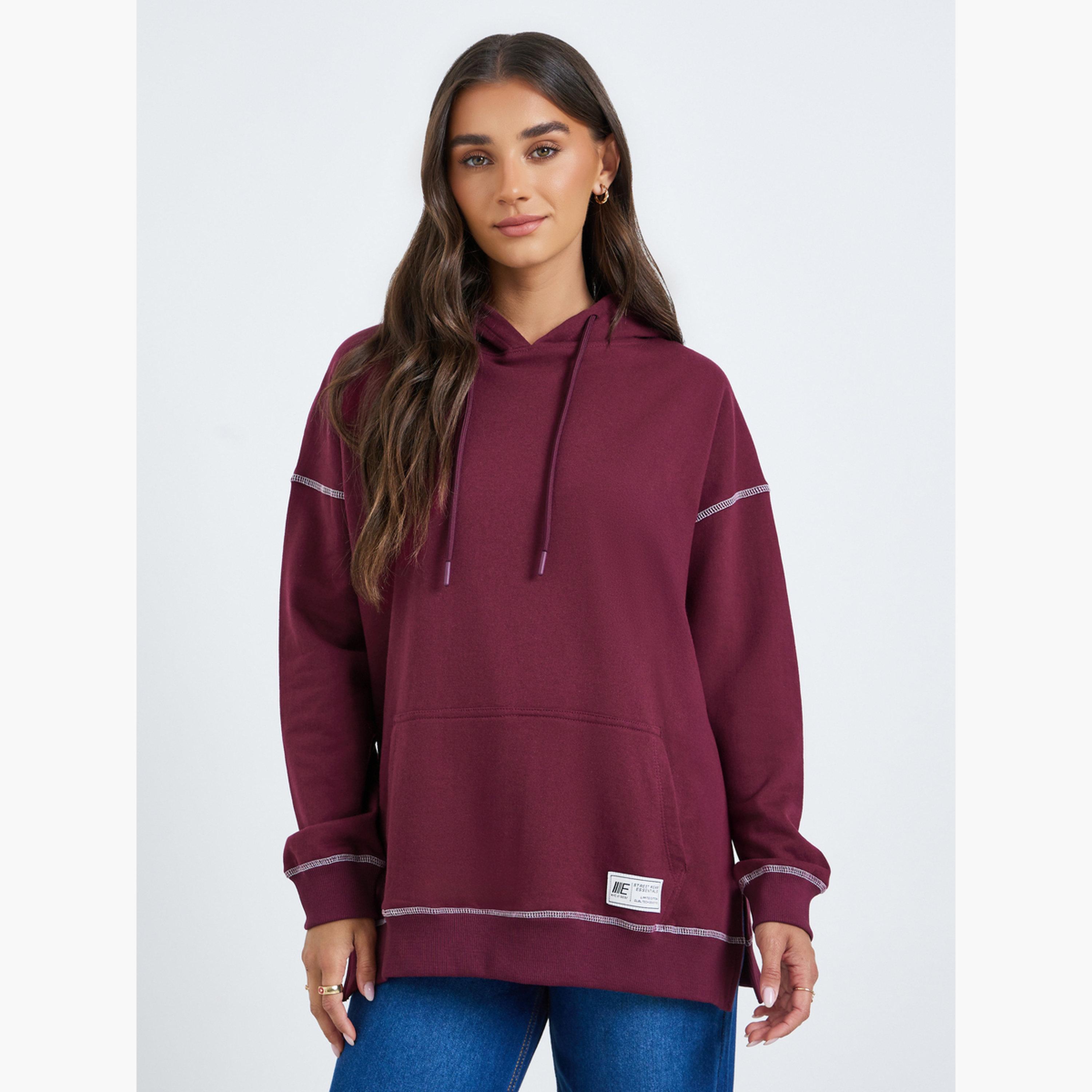 هودي طويل مع تفاصيل مدروزة ومزين بشارة-women-clothing-hoodiesandsweatshirts-hoodies-image-1