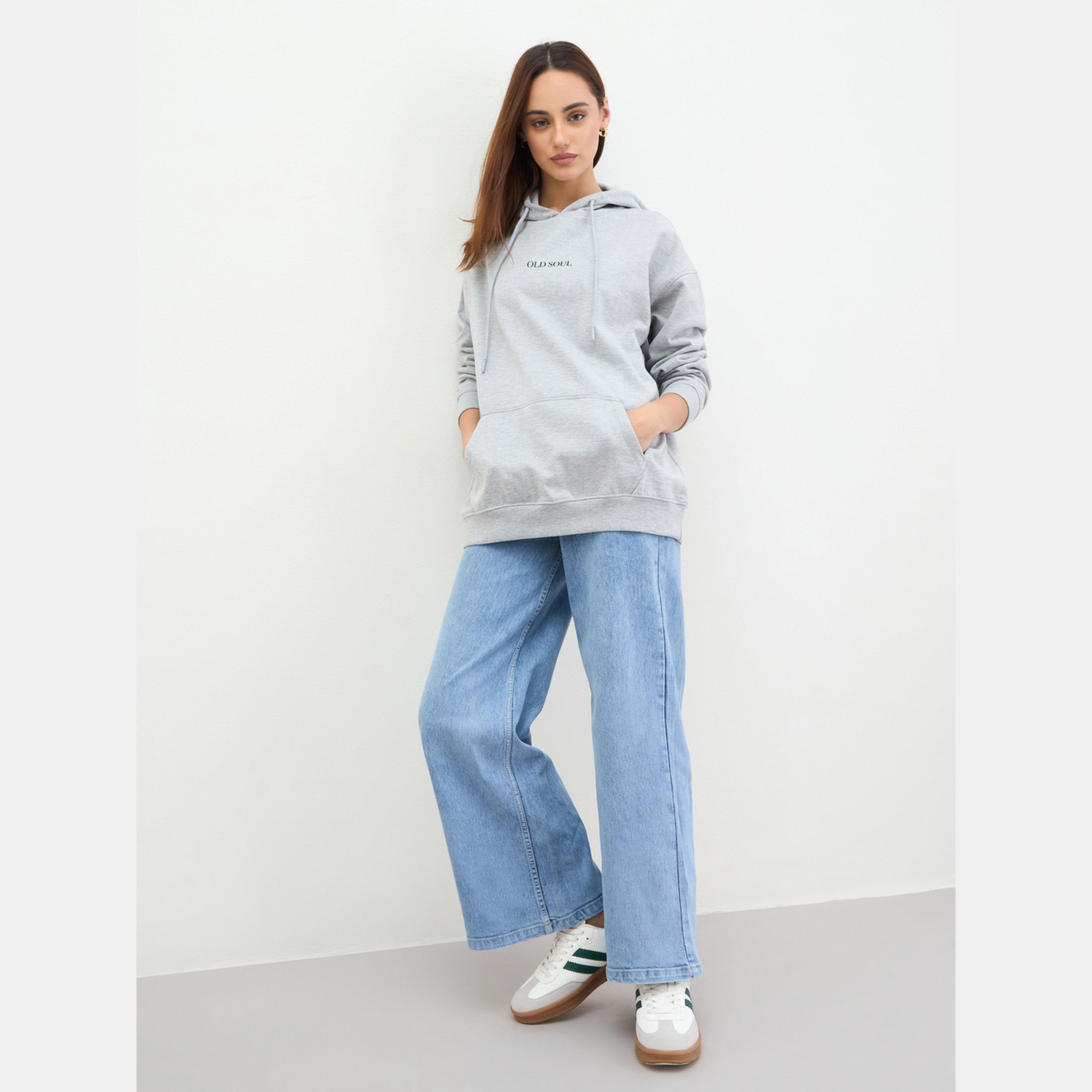 ستايلي - هودي نسائي طويل الأكمام بغطاء للرأس وياقة برسومات غرافيكية-women-winterwear-hoodiesandsweatshirts-hoodies-image-2