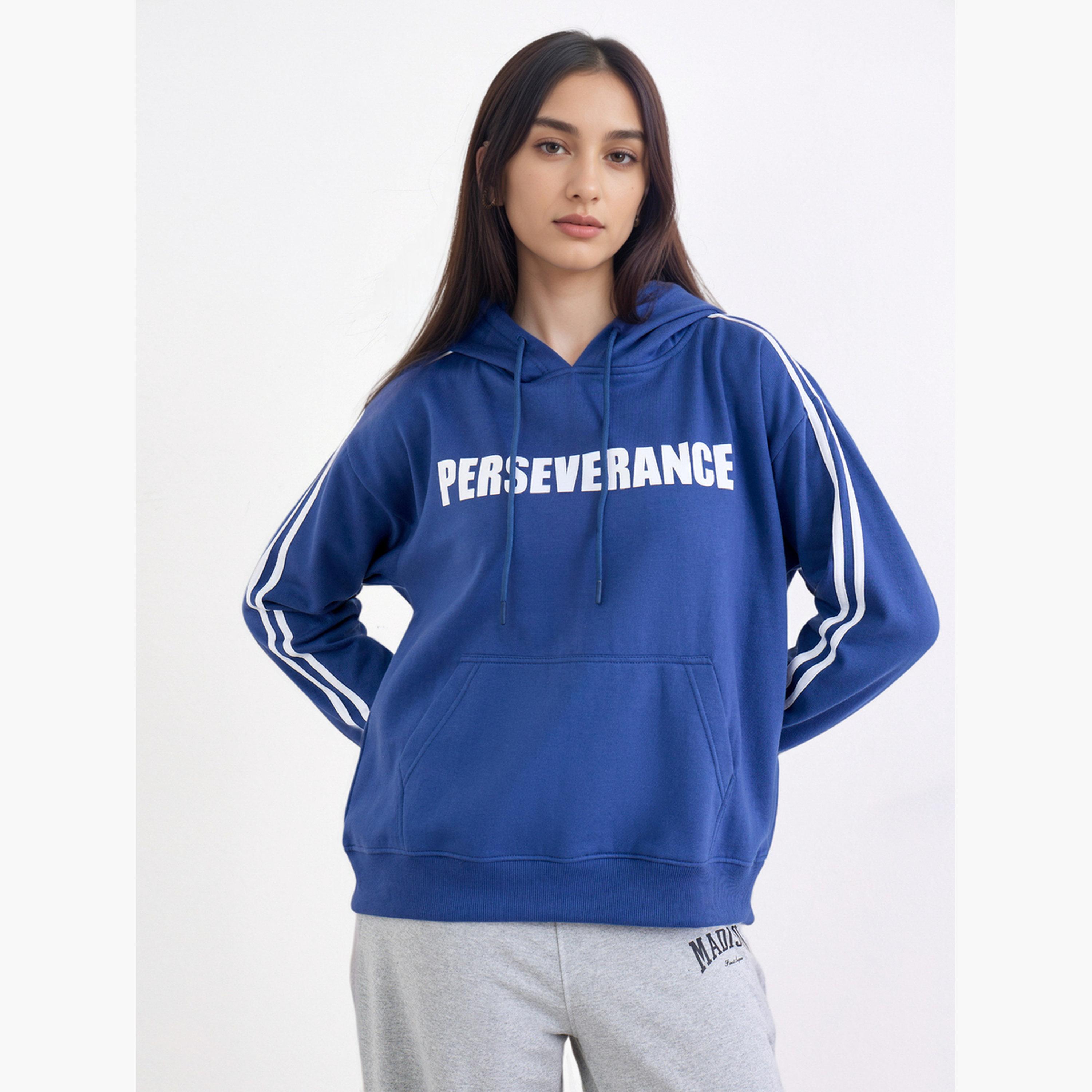 ستايلي - هودي بقصة عادية طبعة شعار لون أزرق داكن للنساء -women-clothing-hoodiesandsweatshirts-hoodies-image-1