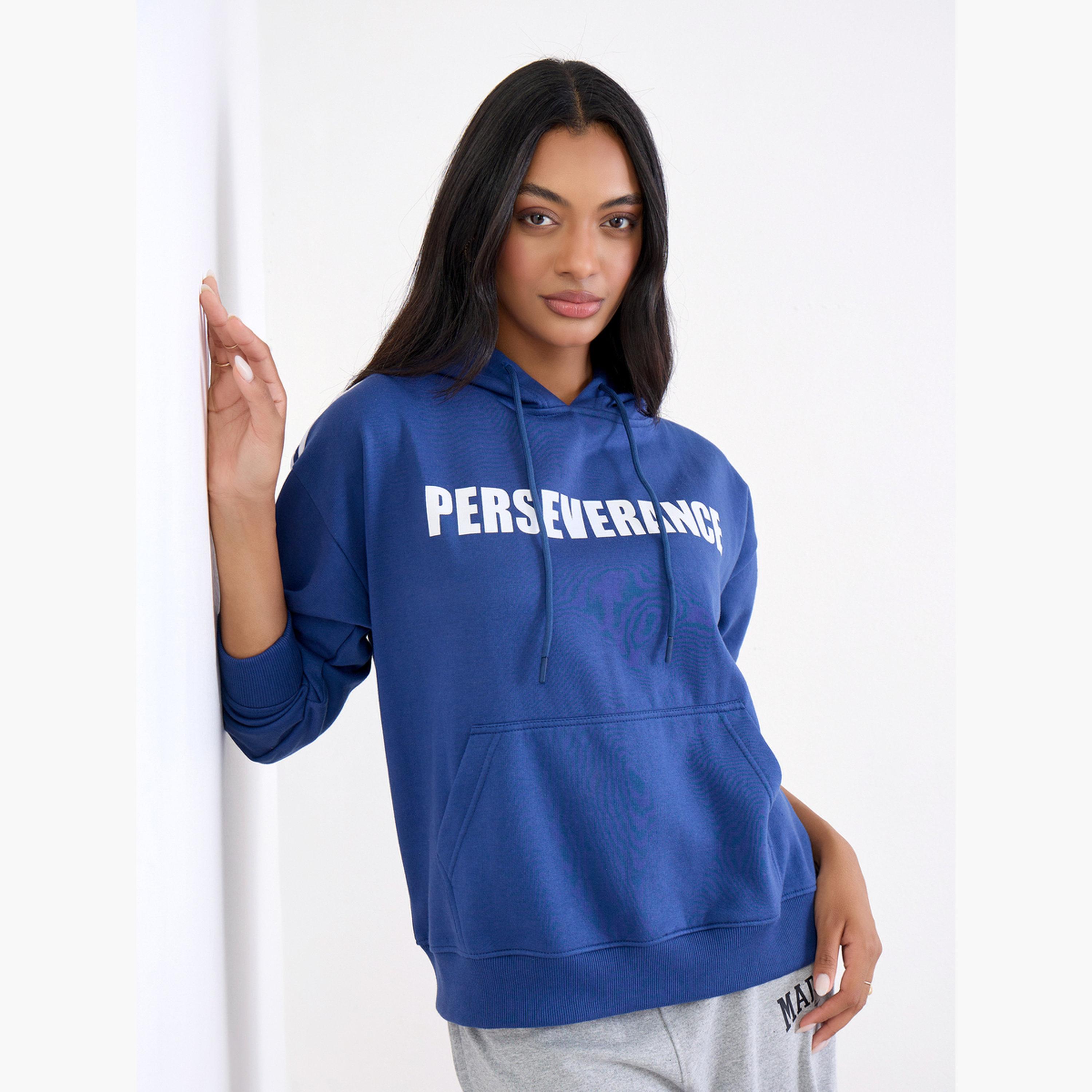 ستايلي - هودي بقصة عادية طبعة شعار لون أزرق داكن للنساء -women-clothing-hoodiesandsweatshirts-hoodies-image-4