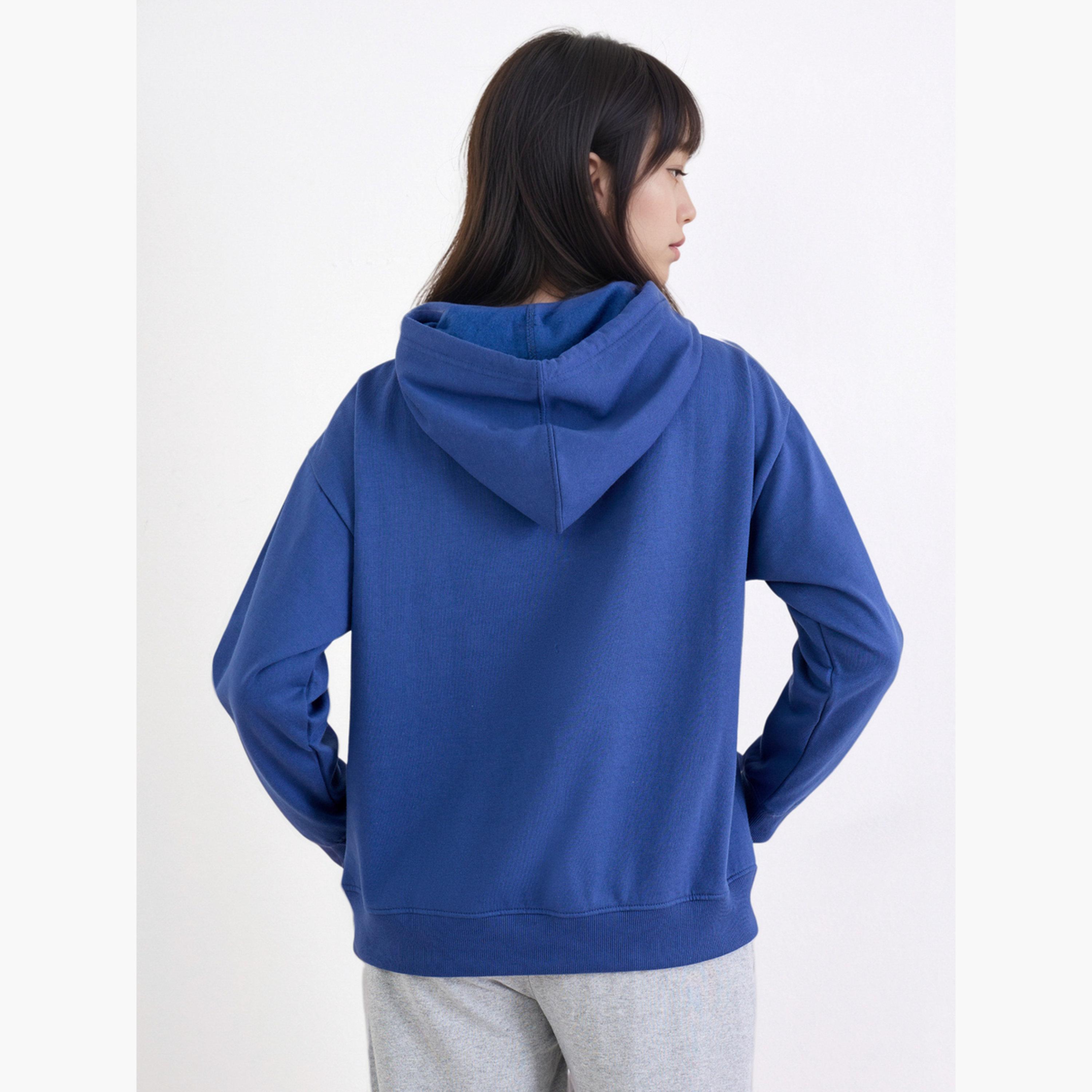 ستايلي - هودي بقصة عادية طبعة شعار لون أزرق داكن للنساء -women-clothing-hoodiesandsweatshirts-hoodies-image-5