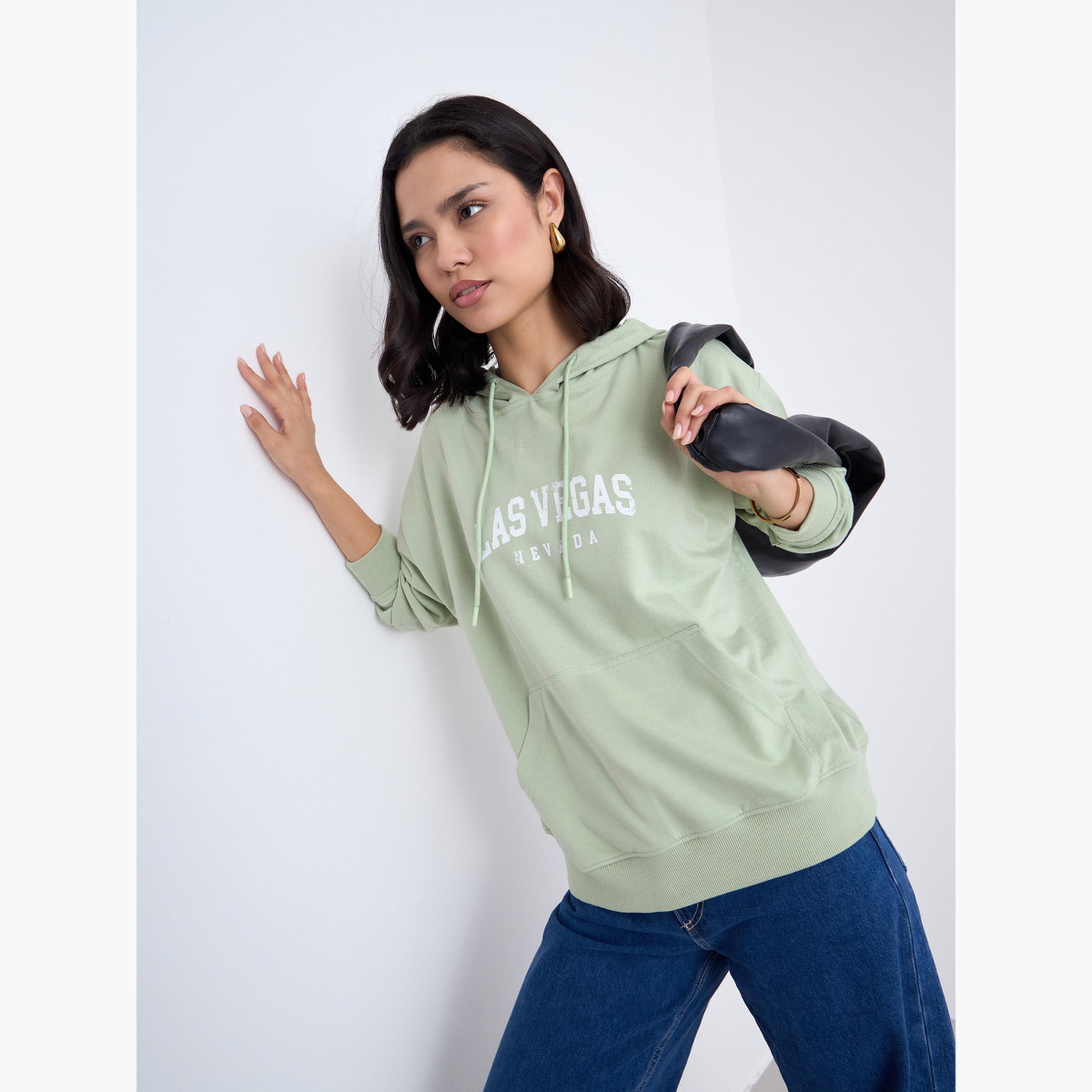 ستايلي - هودي بقصّة عادية طبعة شعار باللون الأخضر للنساء -women-clothing-hoodiesandsweatshirts-hoodies-image-3