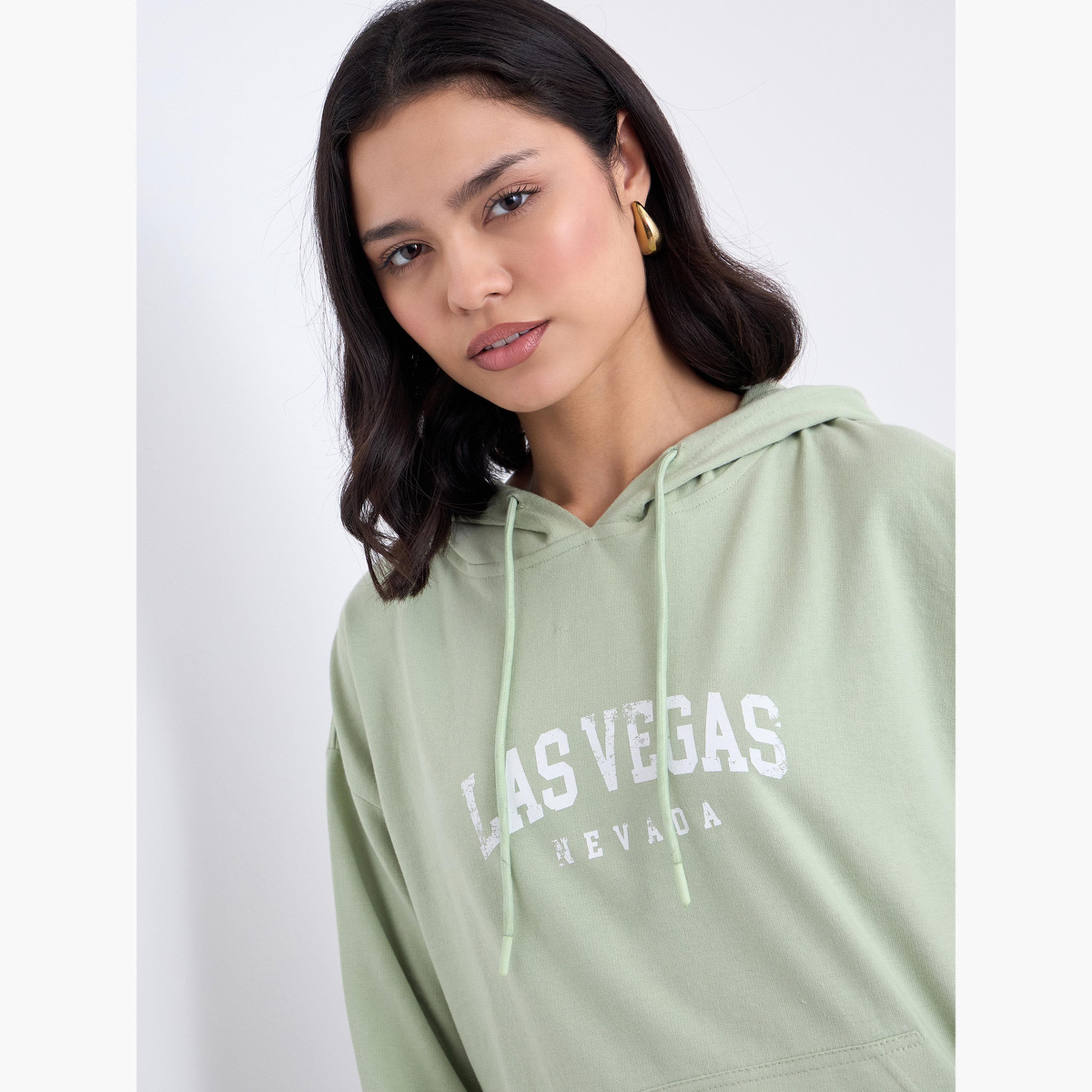 ستايلي - هودي بقصّة عادية طبعة شعار باللون الأخضر للنساء -women-clothing-hoodiesandsweatshirts-hoodies-image-4