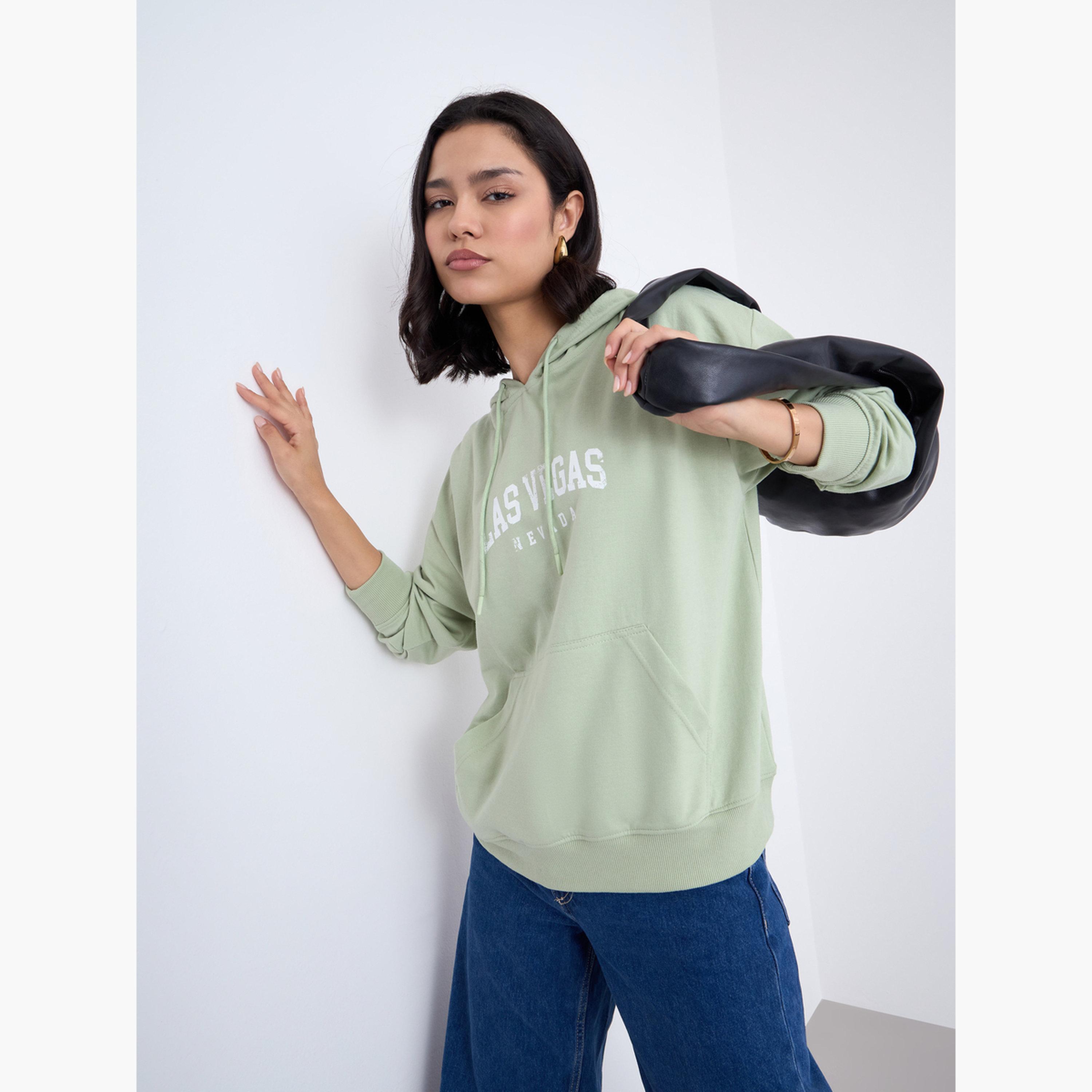 ستايلي - هودي بقصّة عادية طبعة شعار باللون الأخضر للنساء -women-clothing-hoodiesandsweatshirts-hoodies-image-6