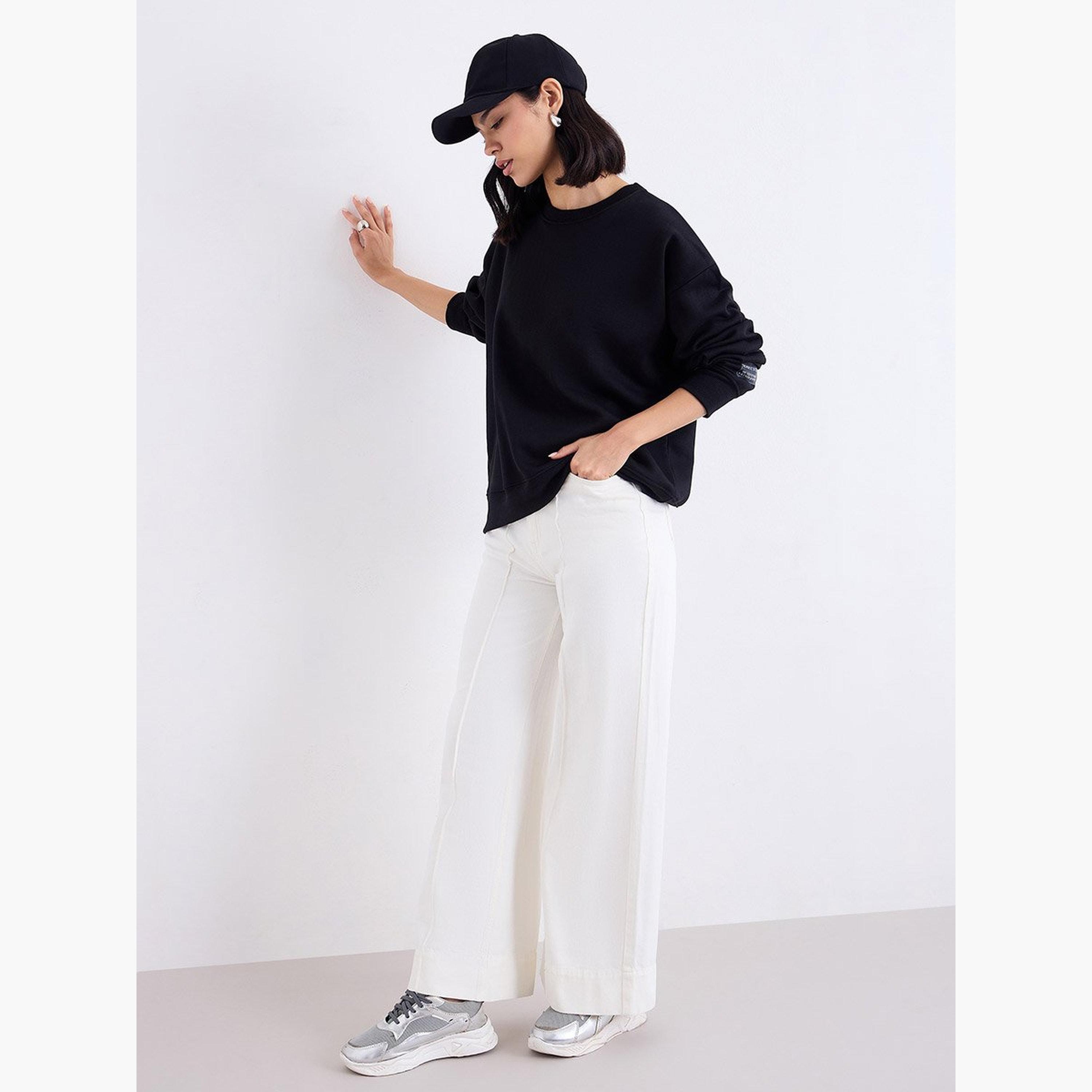 ستايلي - سويت شيرت للنساء مقاس كبير مع تفاصيل شارة-women-clothing-hoodiesandsweatshirts-sweatshirts-image-2