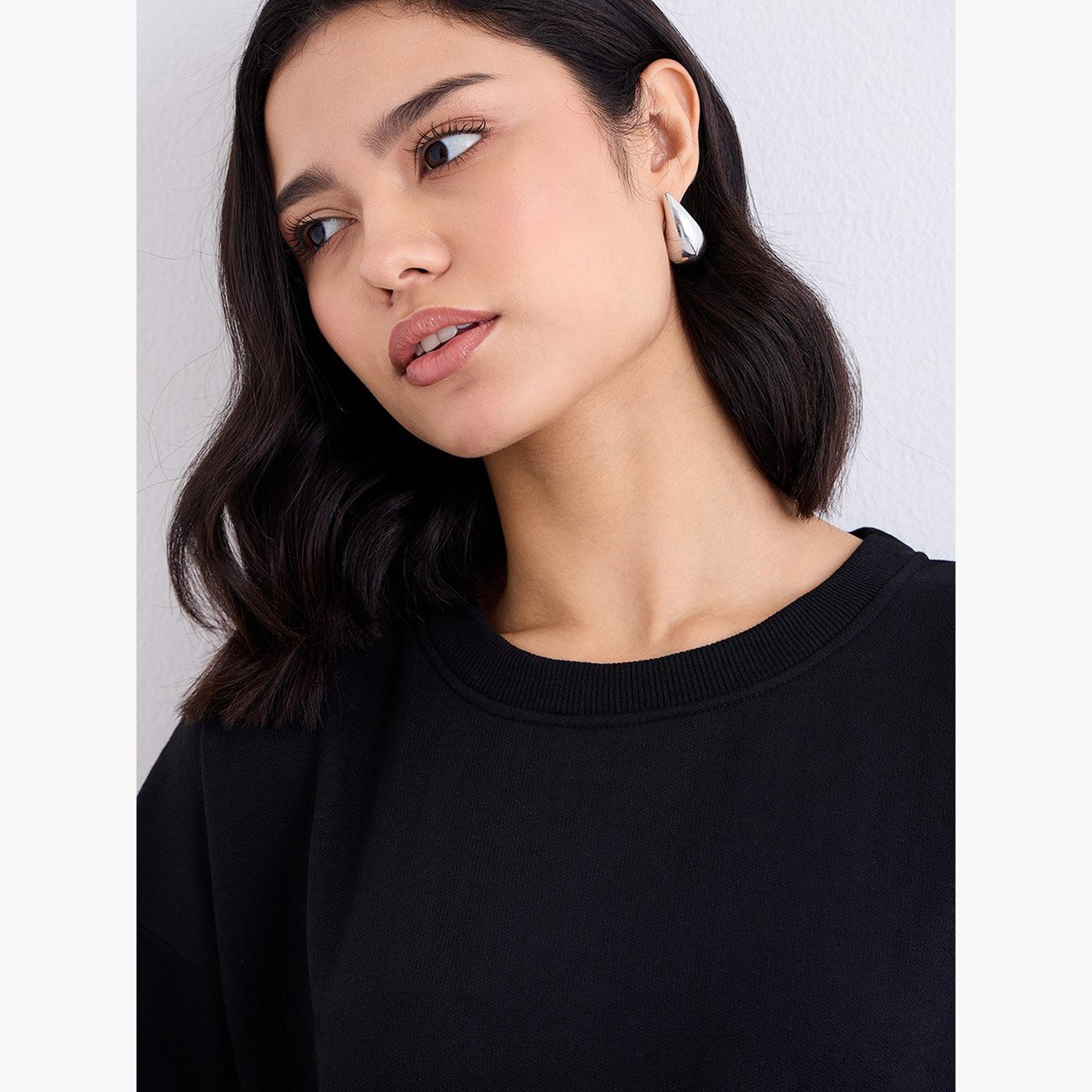 ستايلي - سويت شيرت للنساء مقاس كبير مع تفاصيل شارة-women-clothing-hoodiesandsweatshirts-sweatshirts-image-4