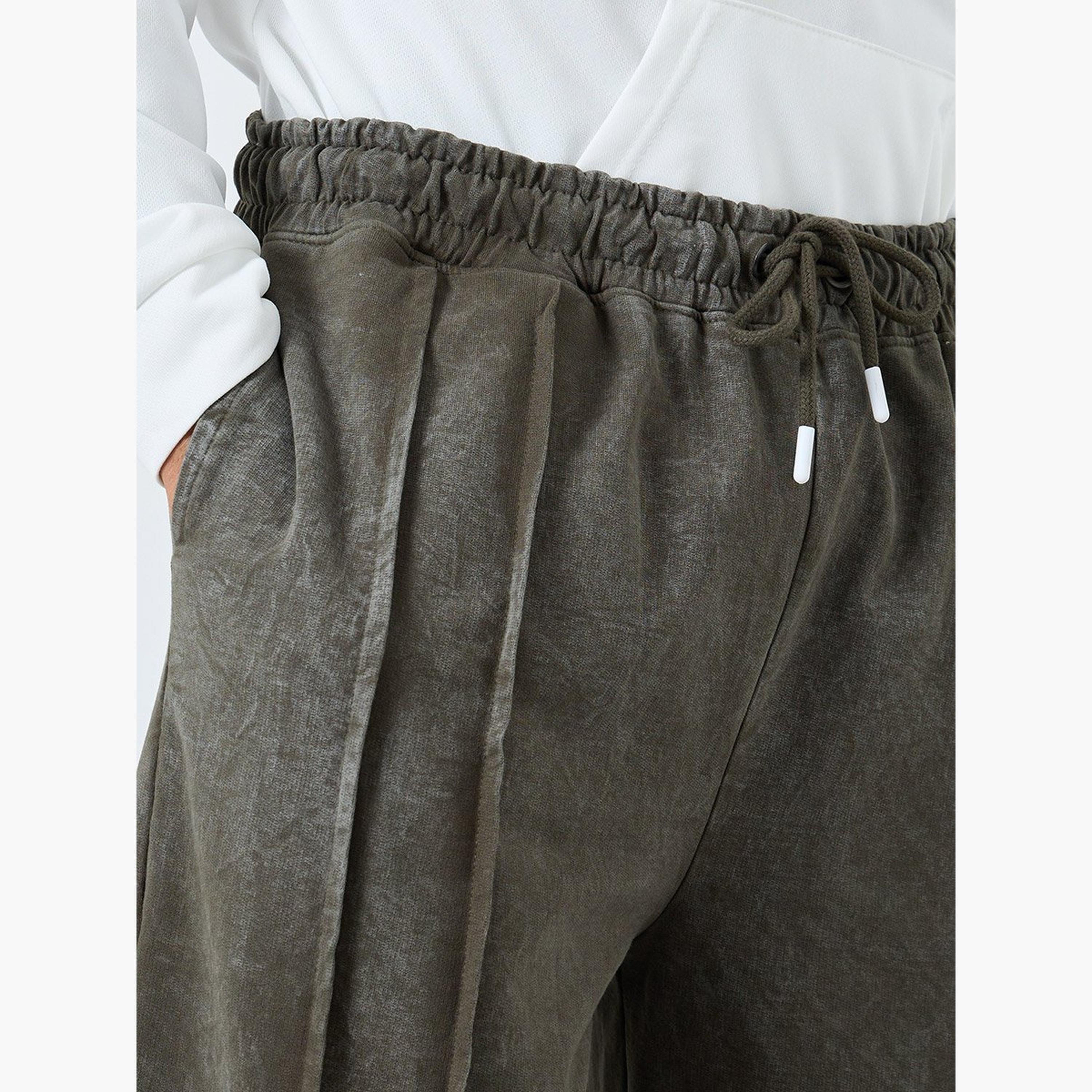 ستايلي - بنطال رياضي تيري واسع الساق مع تفاصيل مطوية-men-clothing-bottoms-joggers-image-3