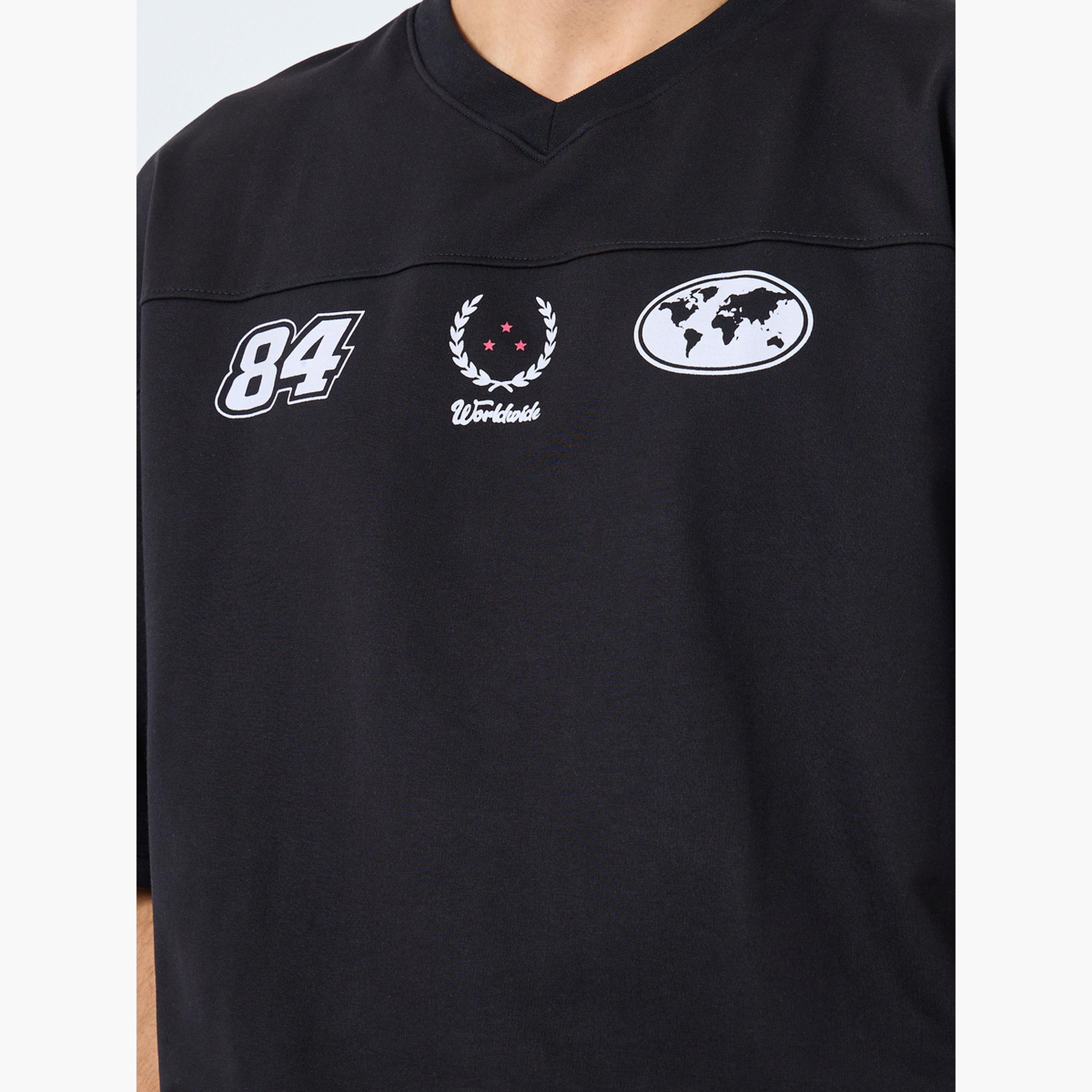 ستايلي - تي شيرت أسود بقصّة مربعة وطبعة جرافيكية للرجال-men-clothing-tshirtsandpolos-tshirts-image-3