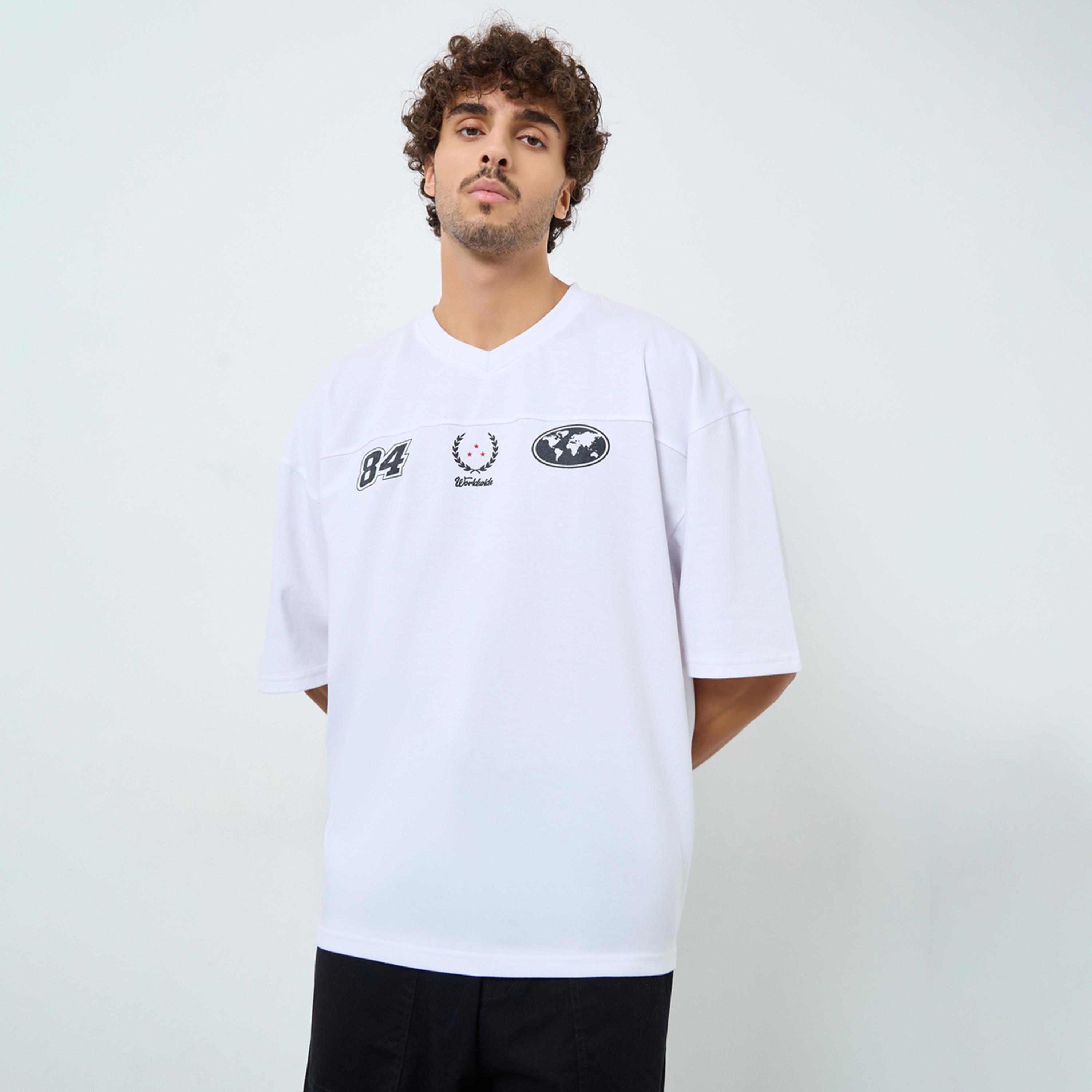 ستايلي - تي شيرت رجالي أبيض مطبوع عليه صورة مربعات مقطوعة ومخيطة-men-clothing-tshirtsandpolos-tshirts-image-1