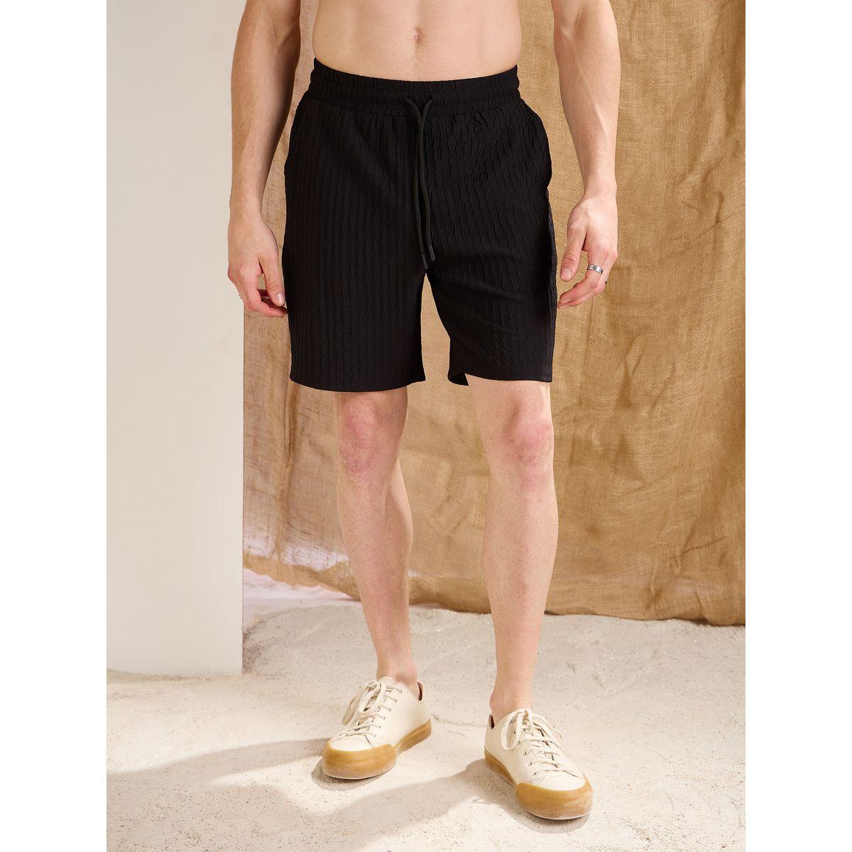 طقم منسق من شورت وتيشيرت بولو بقصة مريحة-men-clothing-coordsets-image-7
