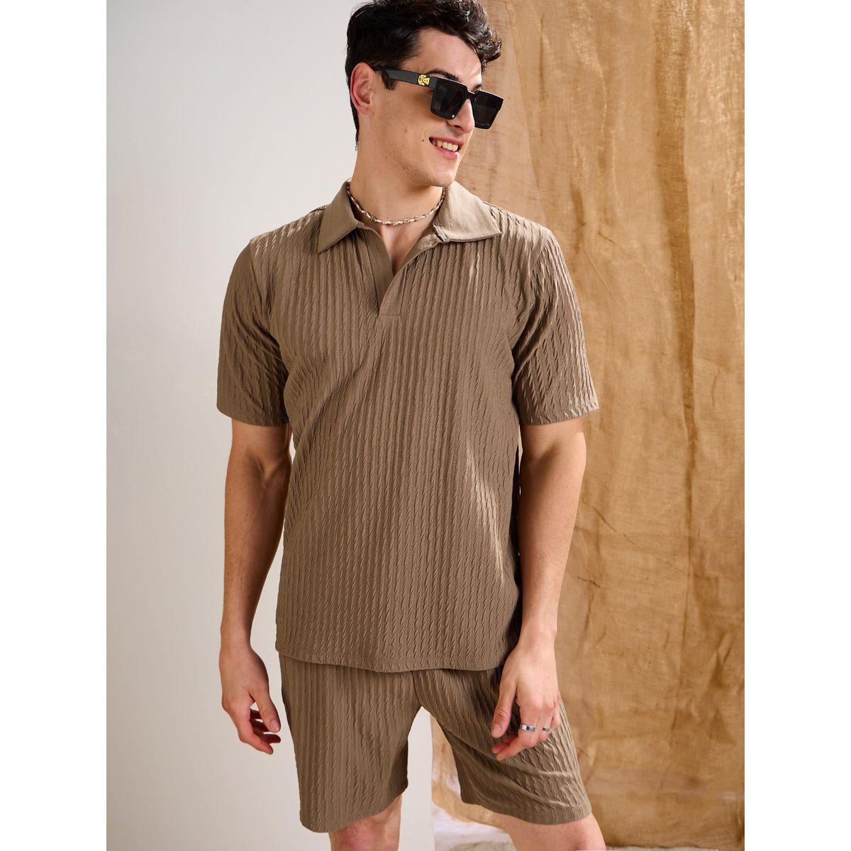 طقم منسق من شورت وتيشيرت بولو بقصة مريحة-men-clothing-coordsets-image-1