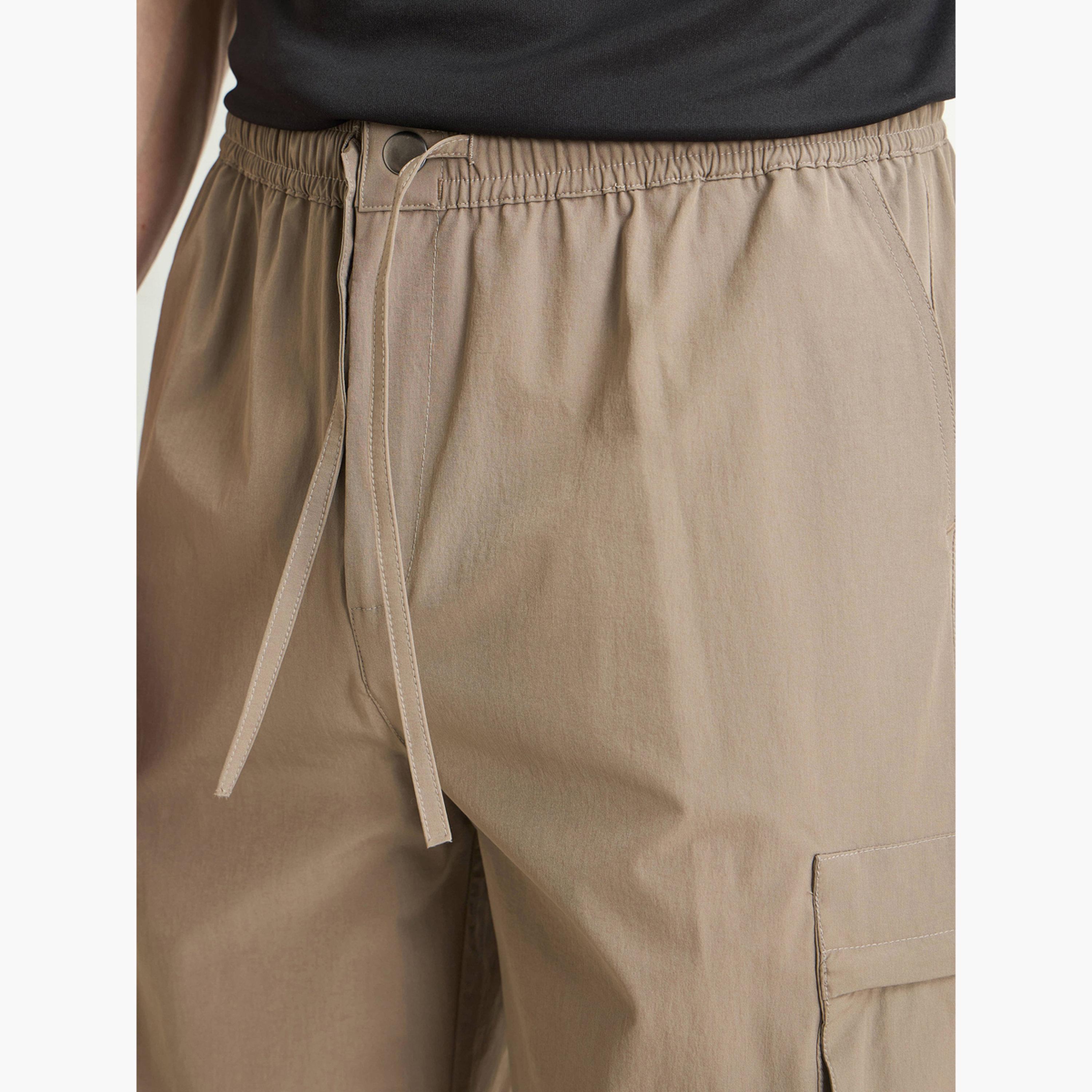 ساسافراس - شورت باراشوت بجيوب شحن لون بيج-men-clothing-bottoms-shorts-image-4