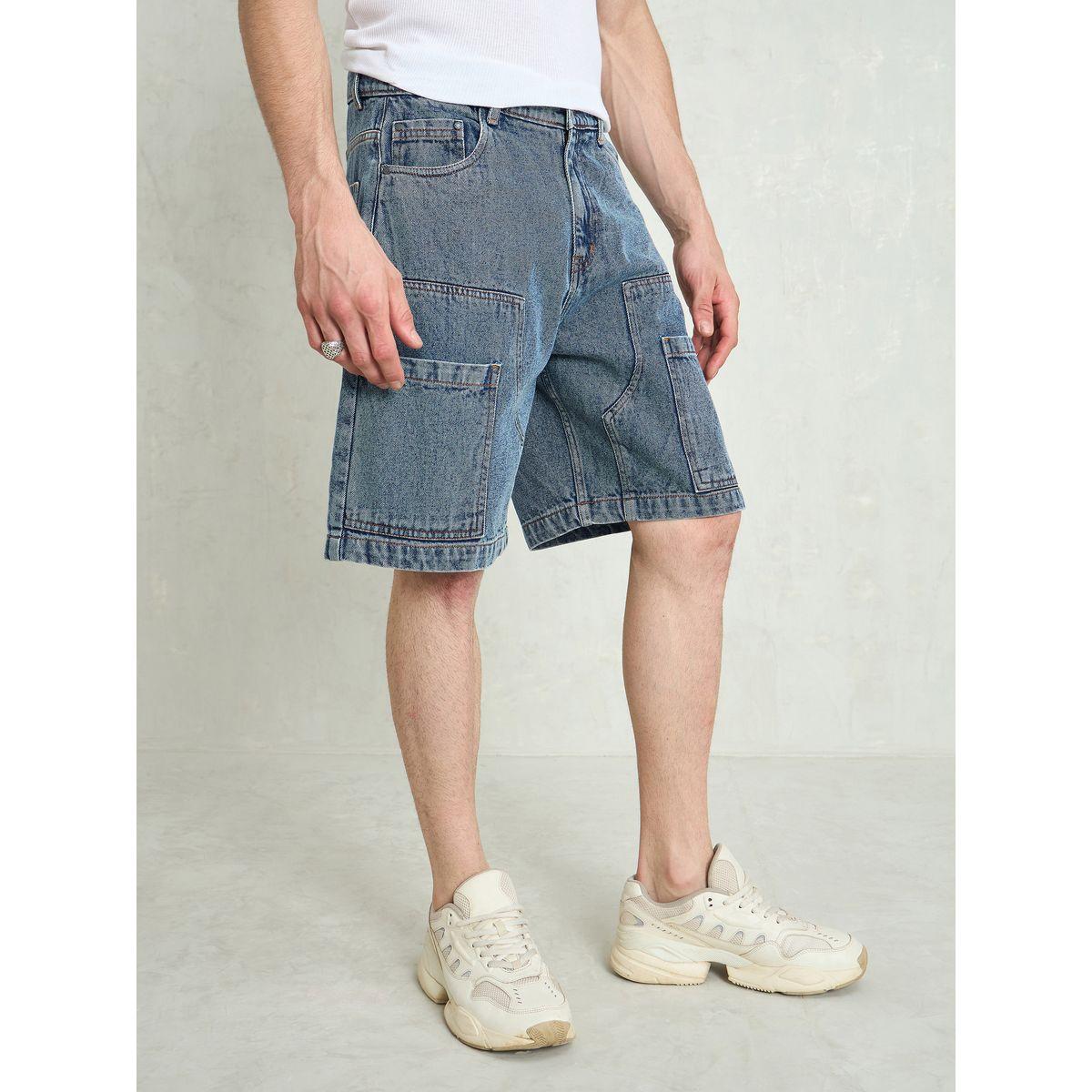 شورت دنيم بقصة مريحة وتفاصيل مشطوفة-men-clothing-bottoms-shorts-image-3